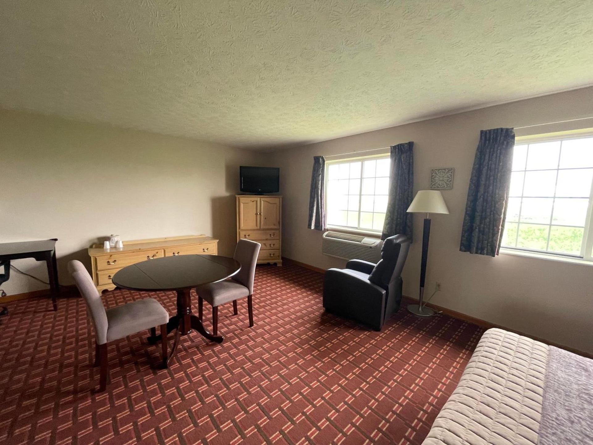 The Woodridge Inn photo 17
