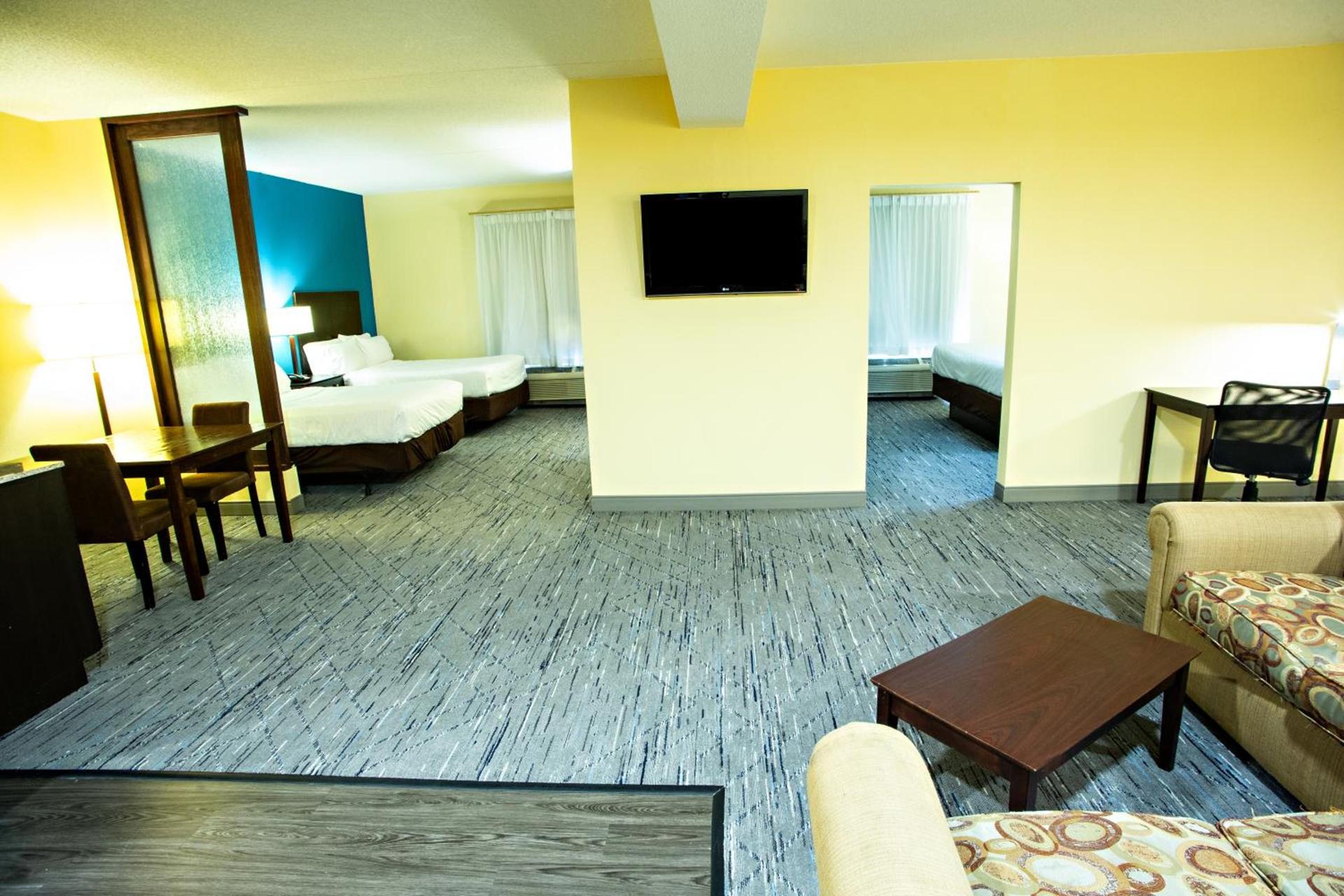 Holiday Inn Express & Suites Harrisburg West photo 4