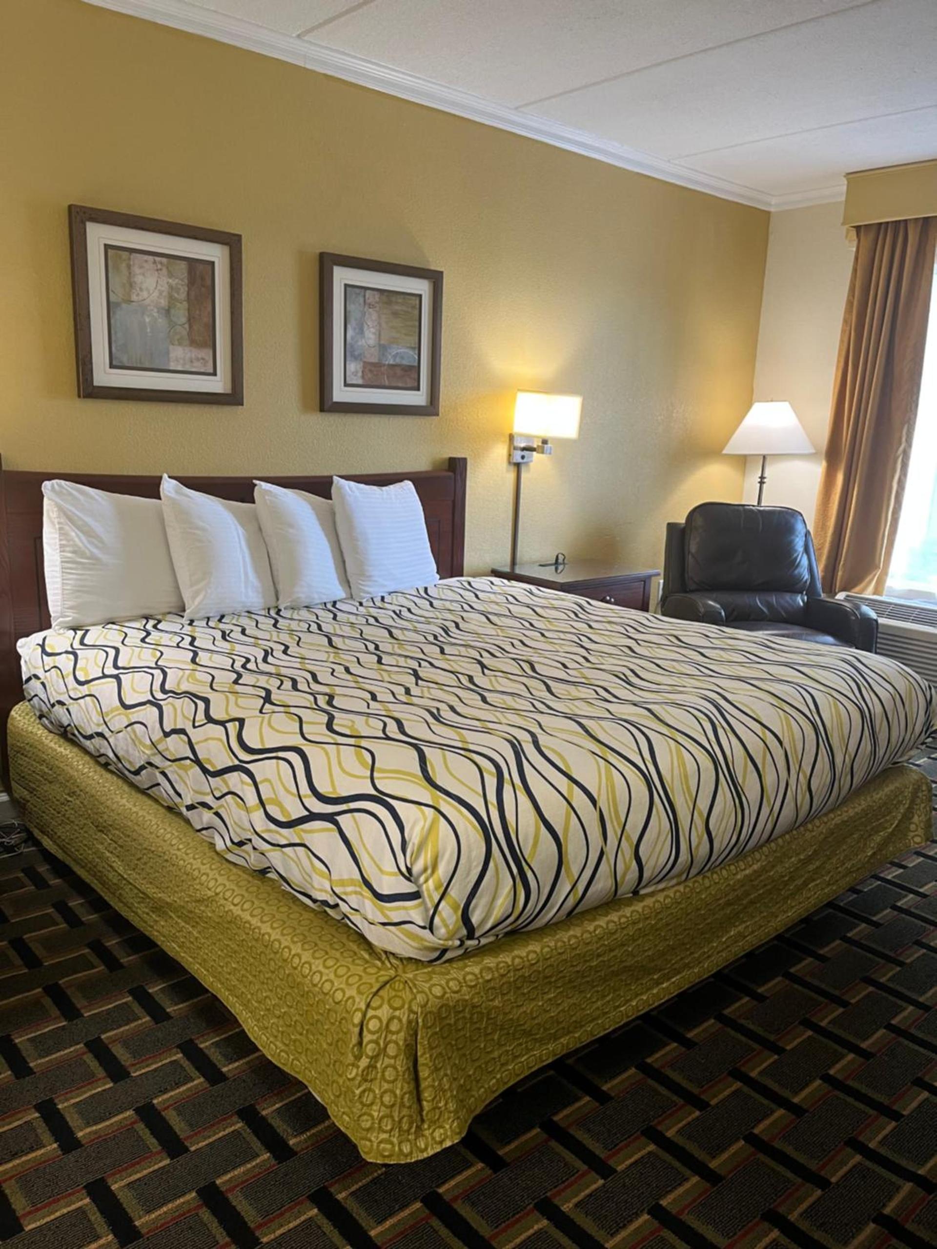West Bank Inn photo 26