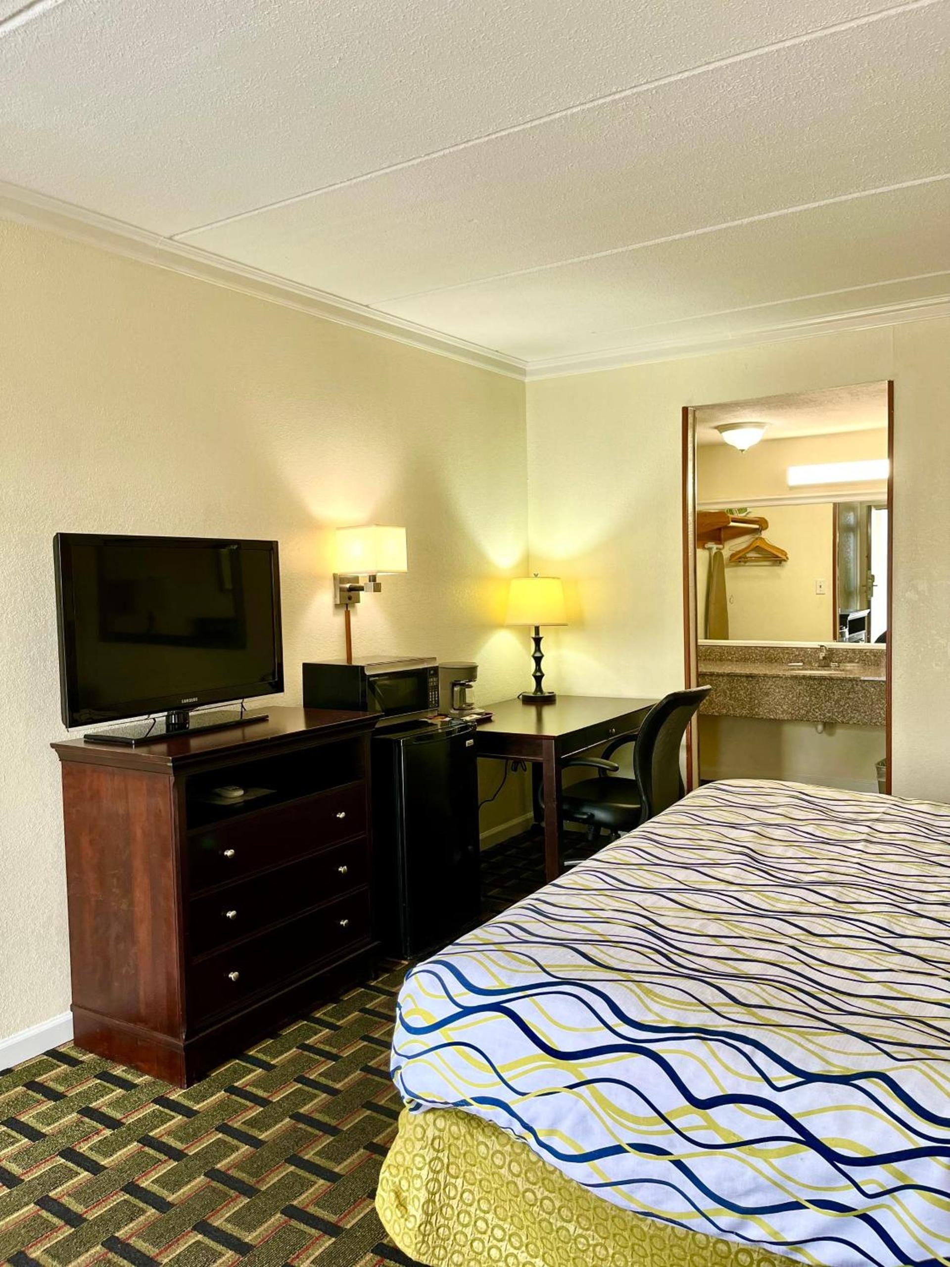West Bank Inn photo 27