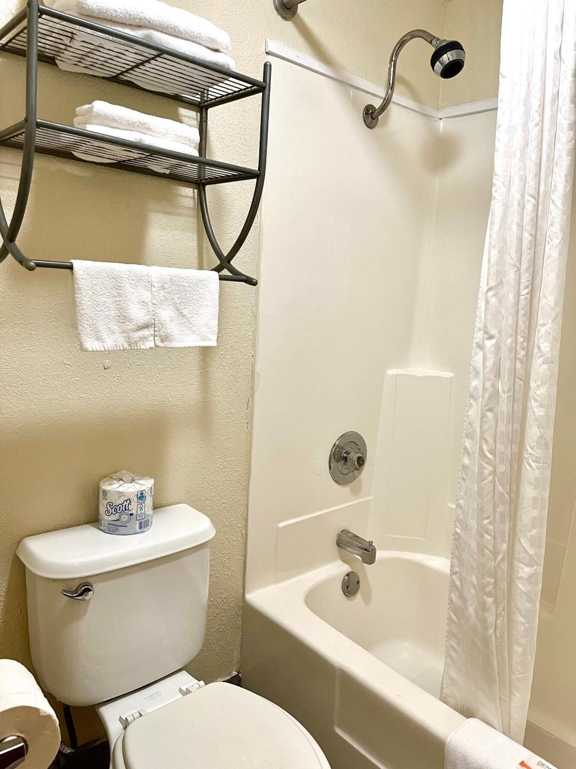 West Bank Inn photo 41
