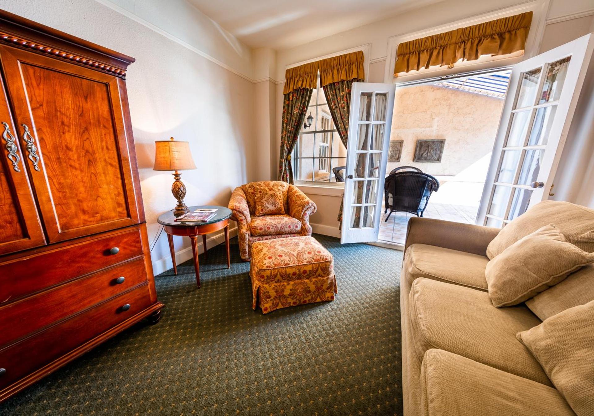 The Hotel Paisano photo 12