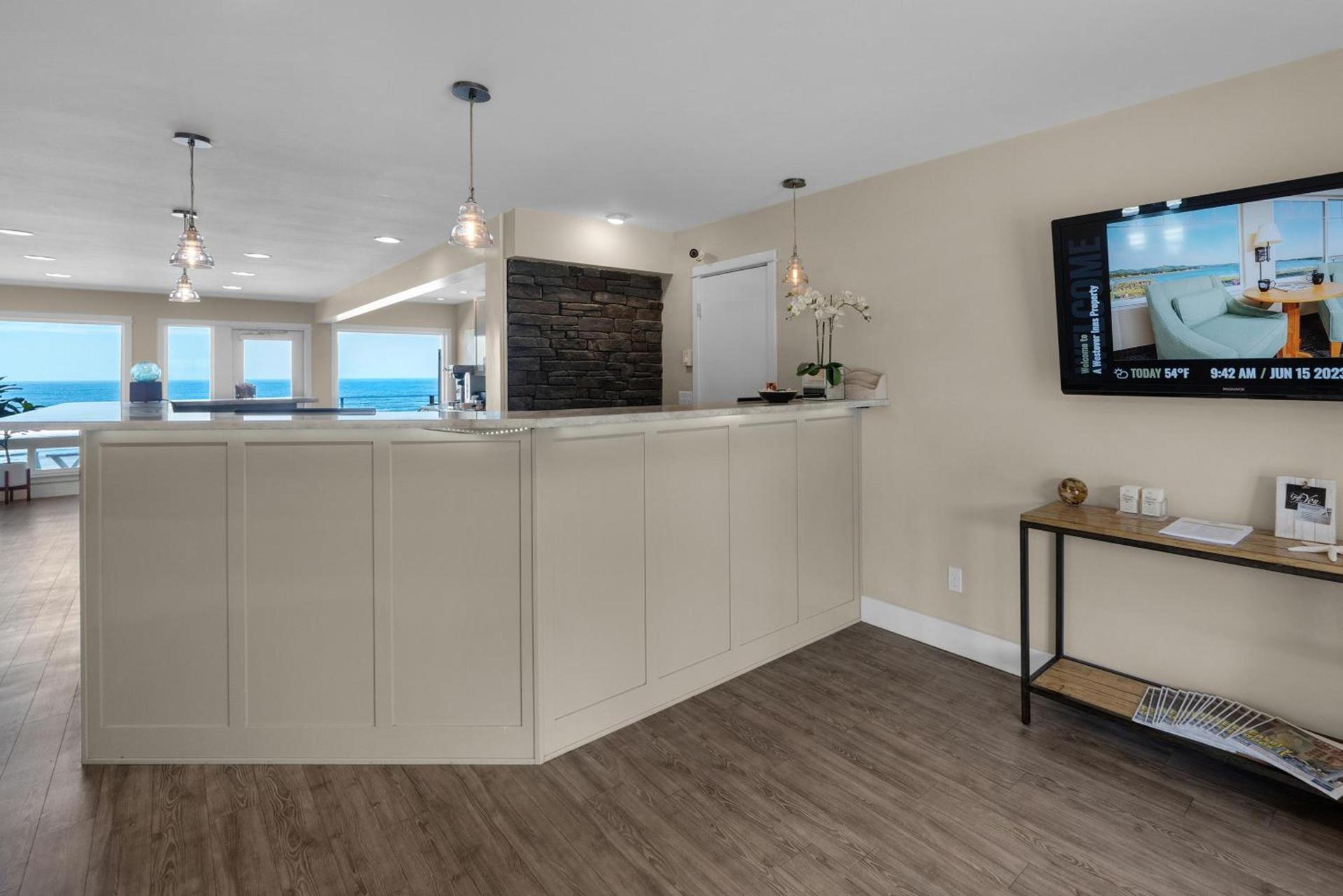 Pelican Shores Inn photo 33