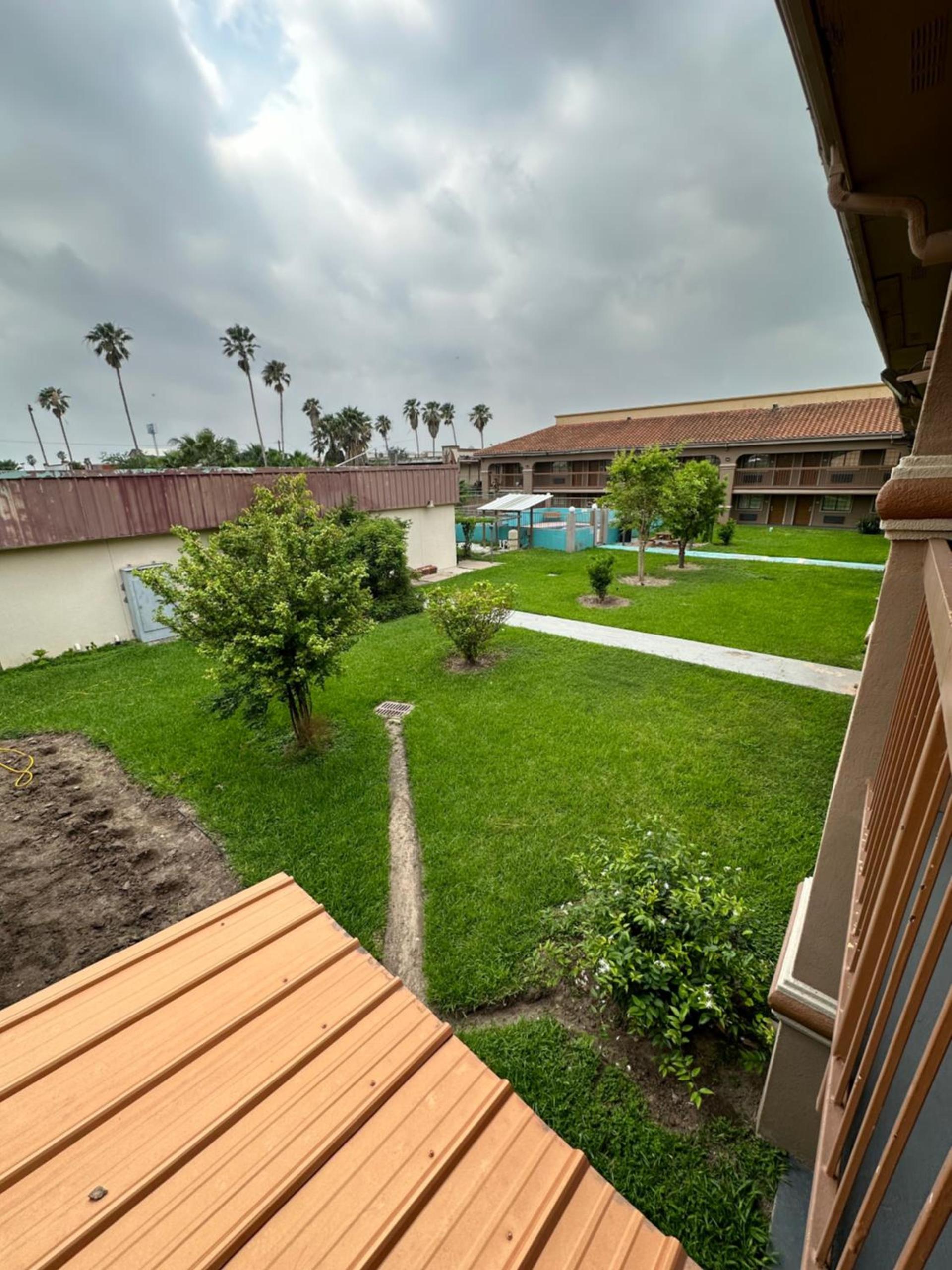 Lone Star Inn & Suites by OYO Harlingen TX photo 16