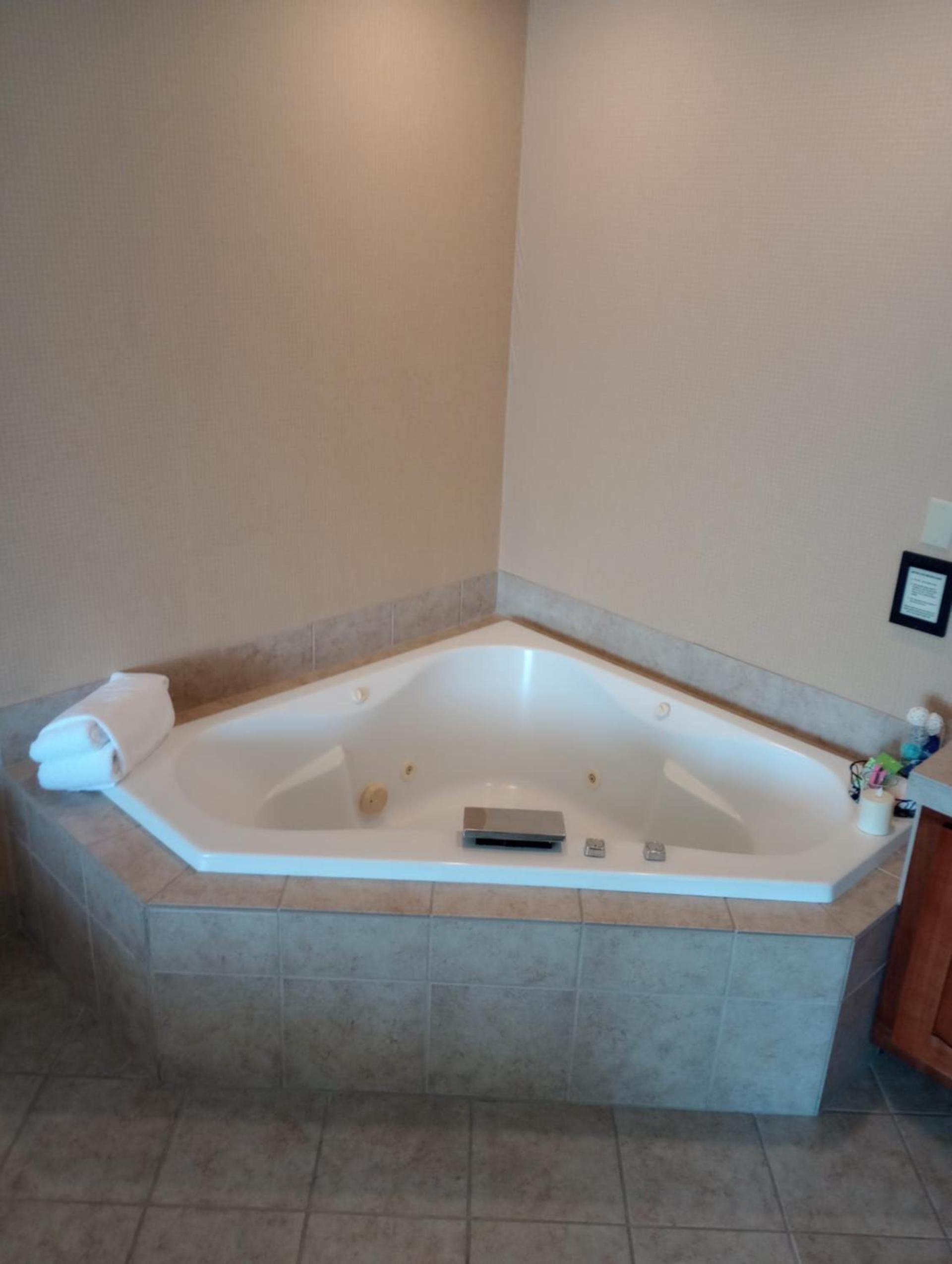 Wingate by Wyndham Mount Vernon photo 9
