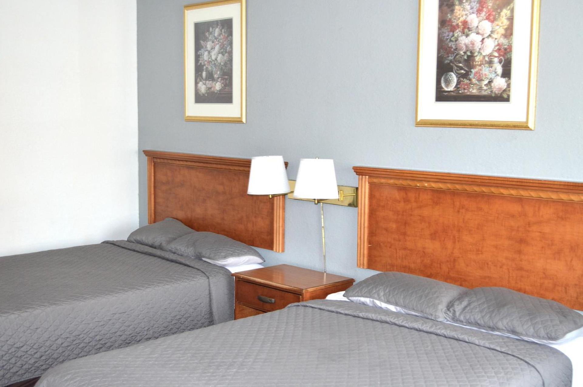 Americas Best Value Inn and Suites St. Cloud photo 12