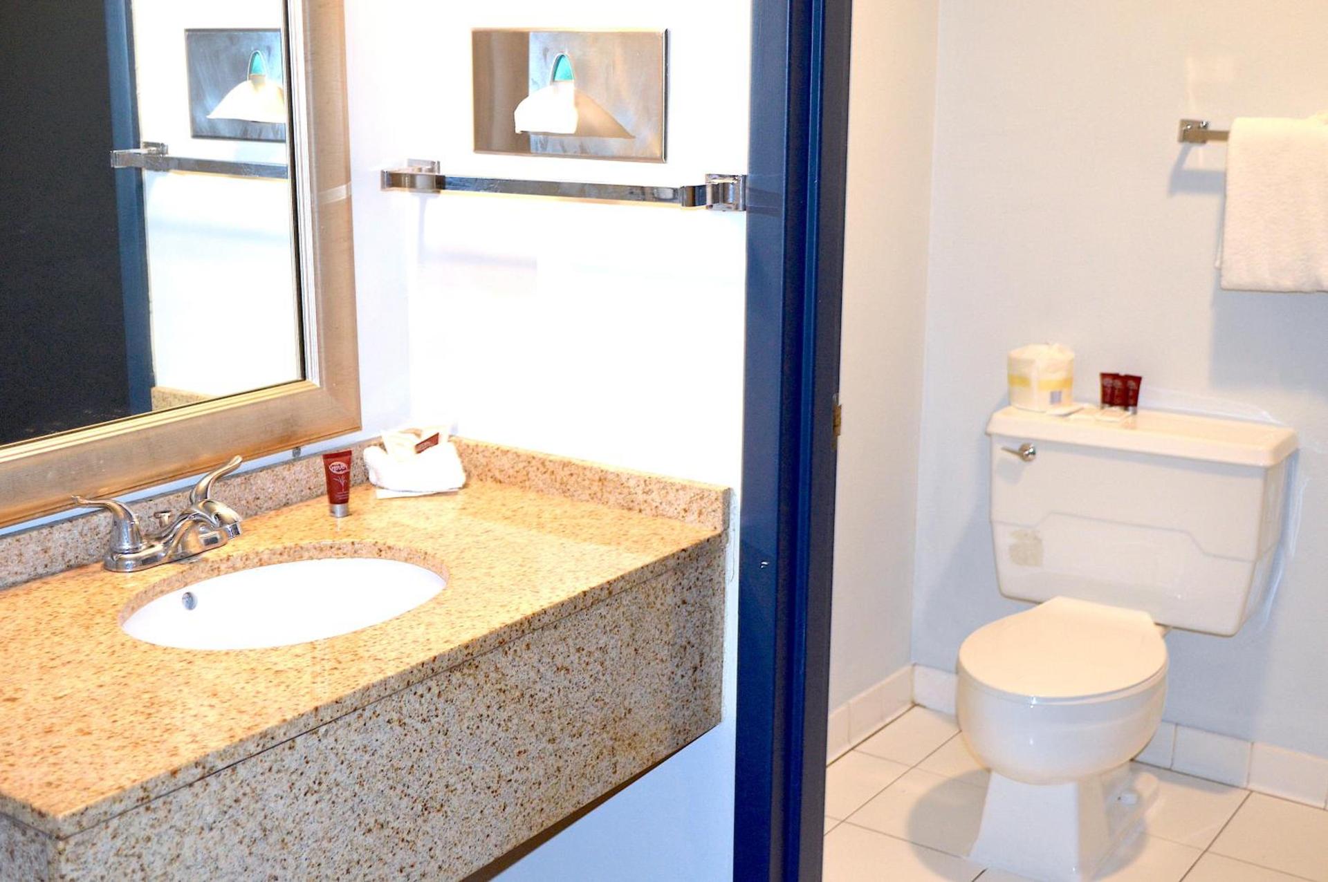 Americas Best Value Inn and Suites St. Cloud photo 15
