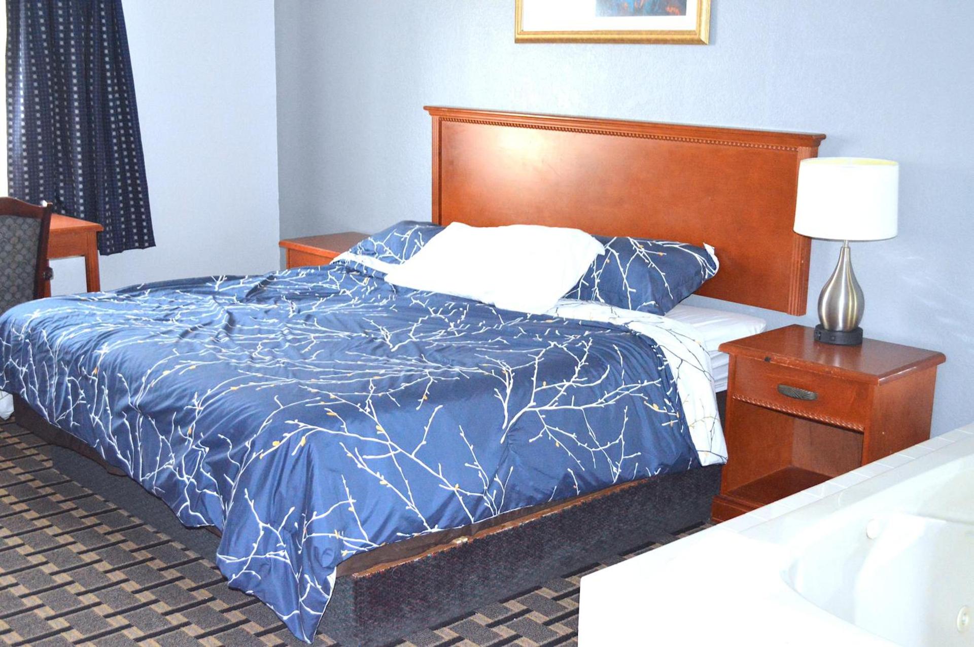 Americas Best Value Inn and Suites St. Cloud photo 10