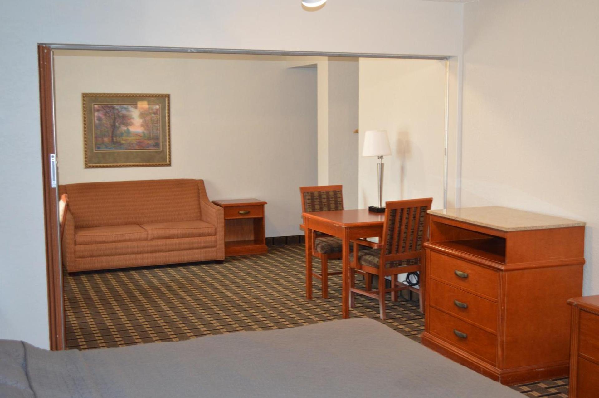 Americas Best Value Inn and Suites St. Cloud photo 8