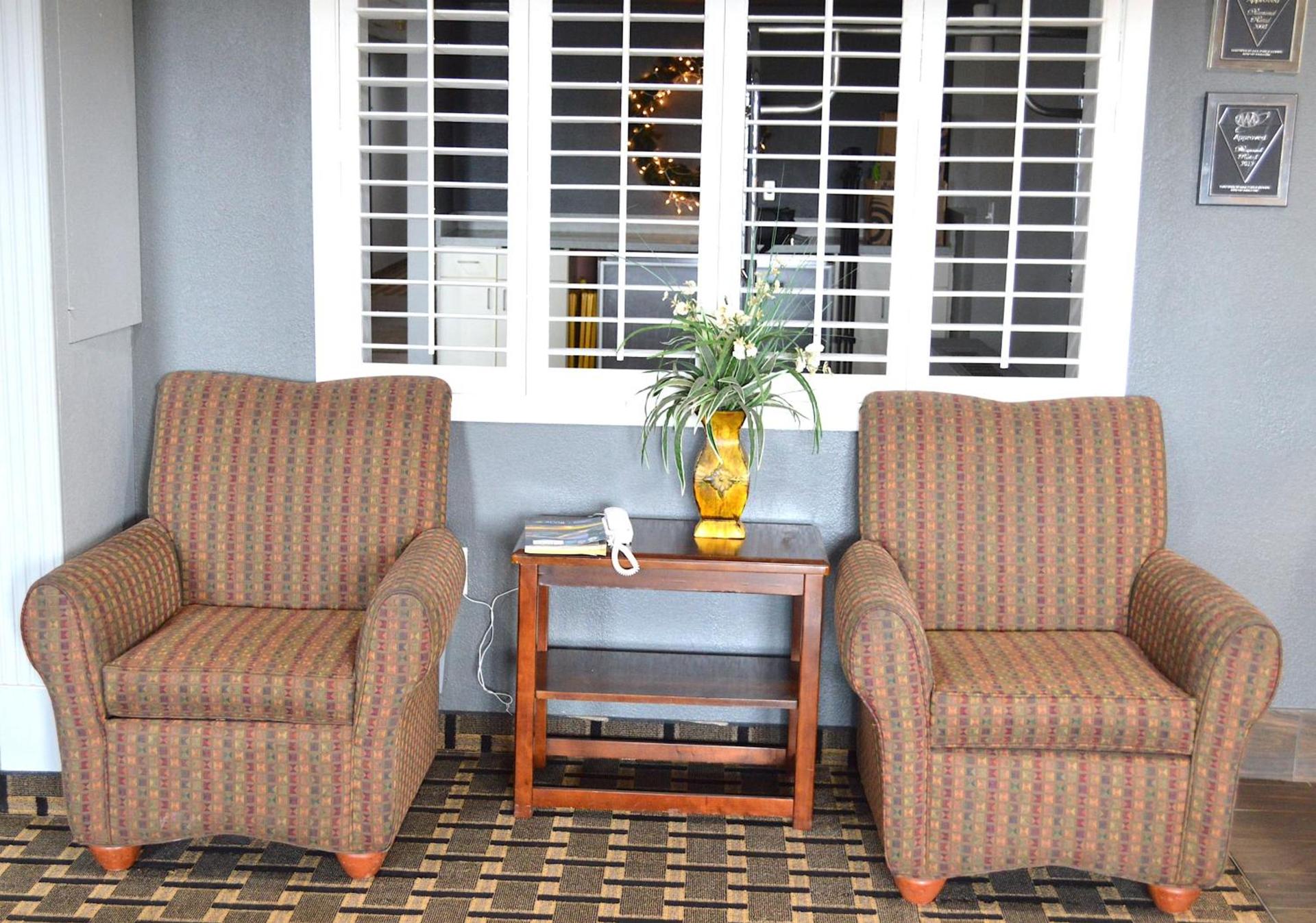 Americas Best Value Inn and Suites St. Cloud photo 3