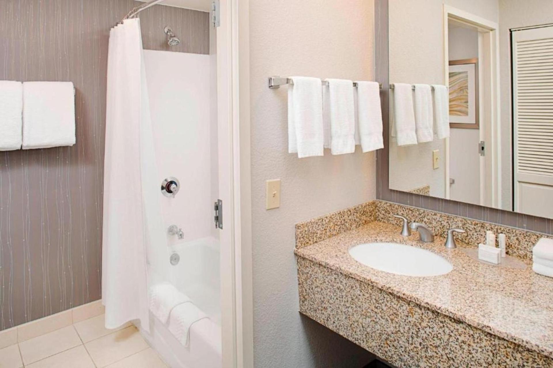 Courtyard by Marriott Tucson Williams Centre photo 7