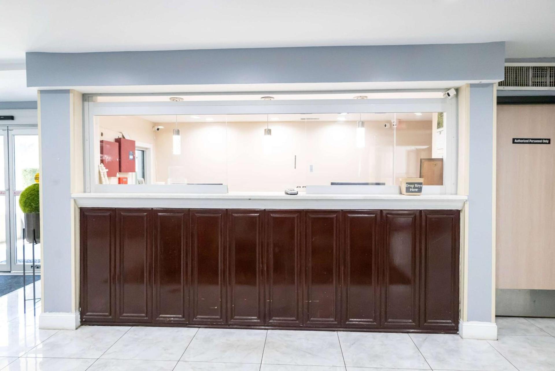 Days Inn by Wyndham College Park Atlanta Airport South photo 5