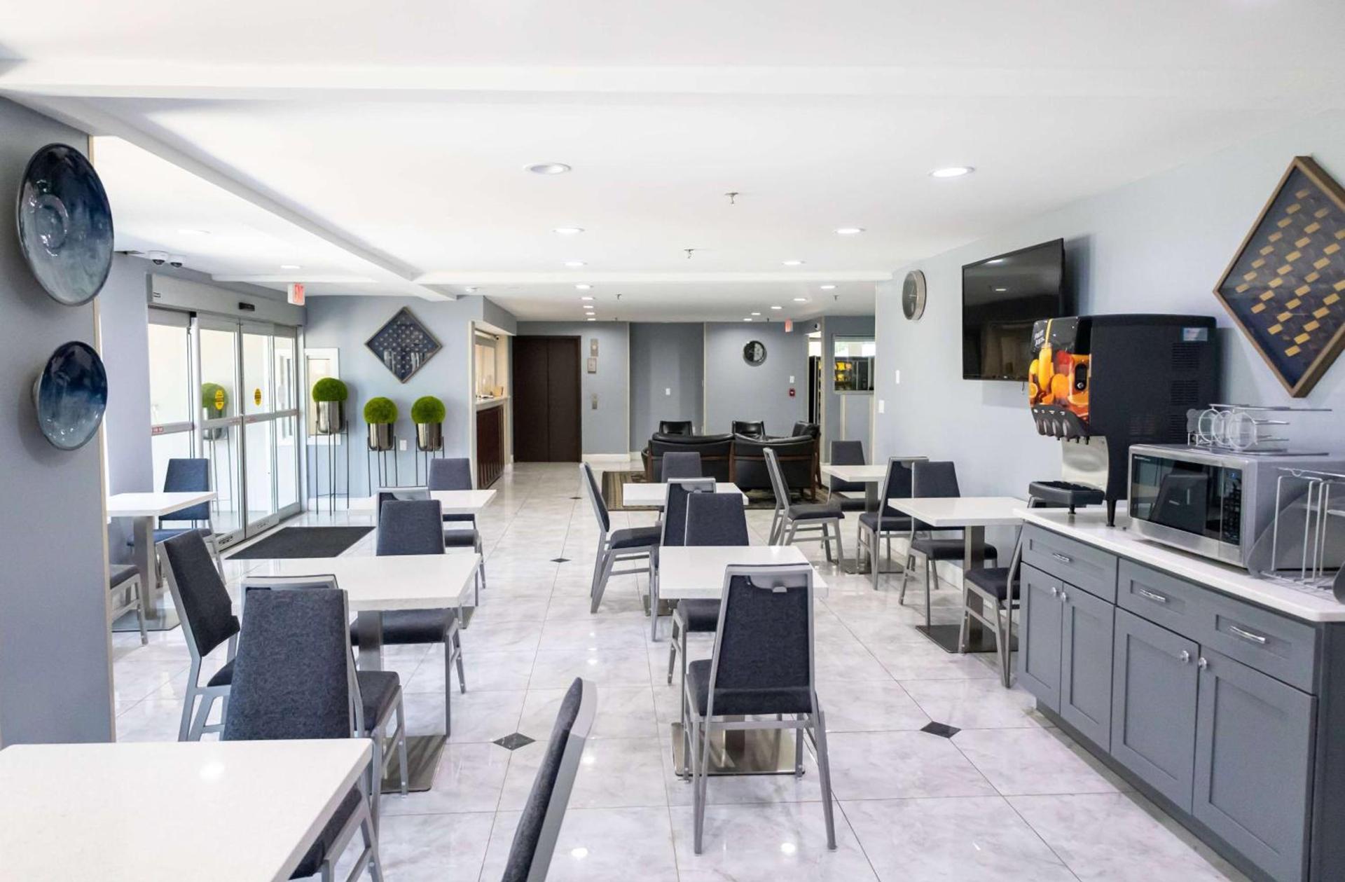 Days Inn by Wyndham College Park Atlanta Airport South photo 10