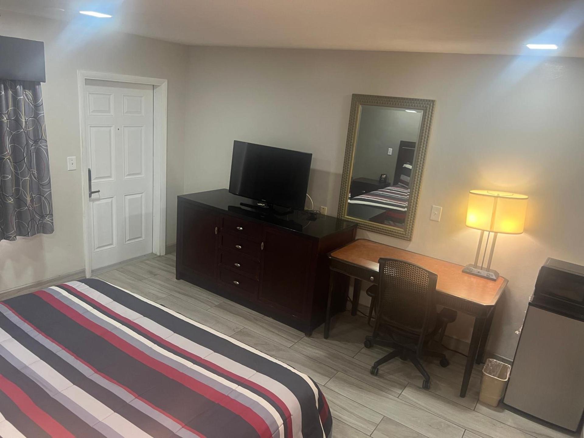 Flamingo Inn photo 13