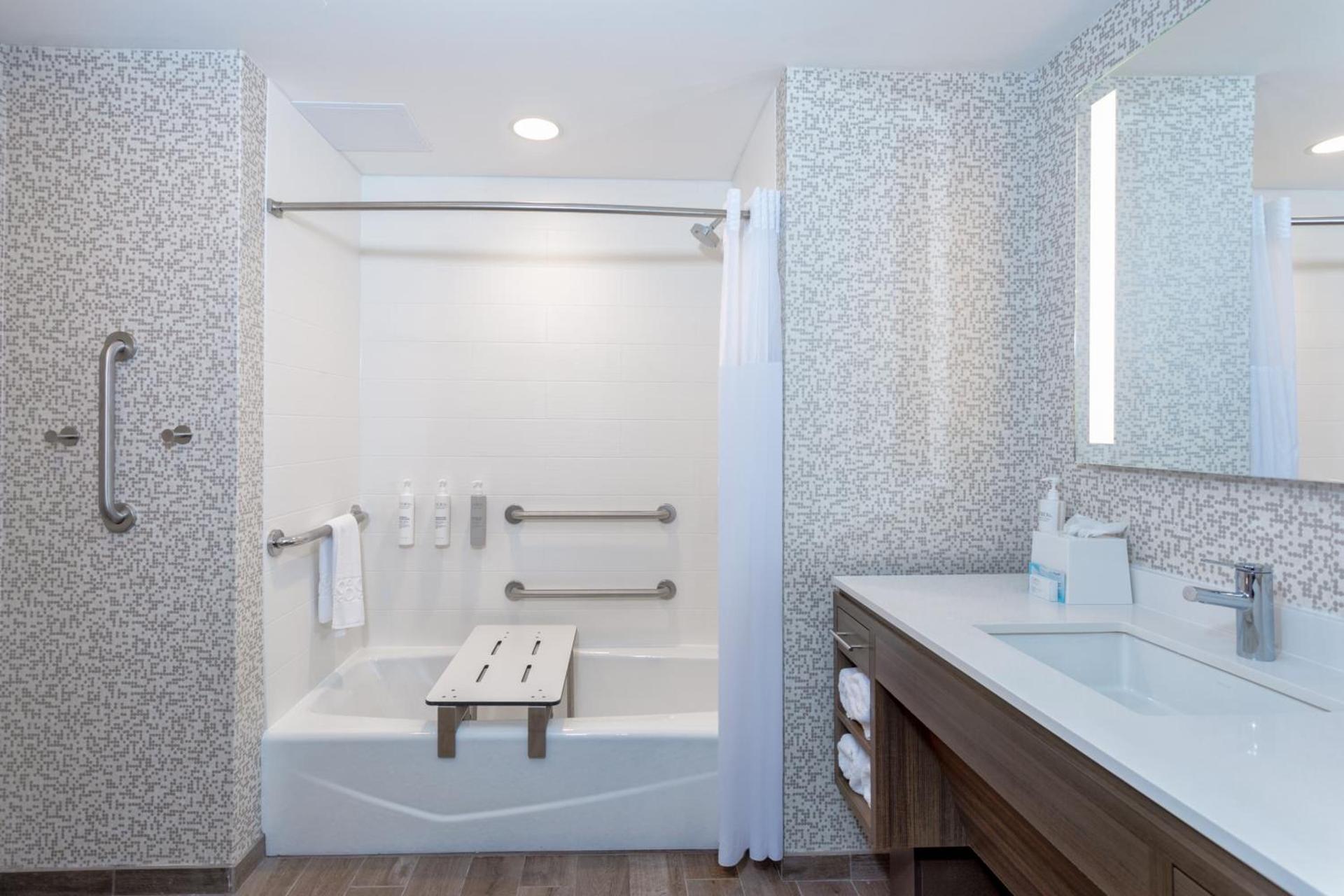 Home2 Suites By Hilton Vero Beach I-95 photo 14