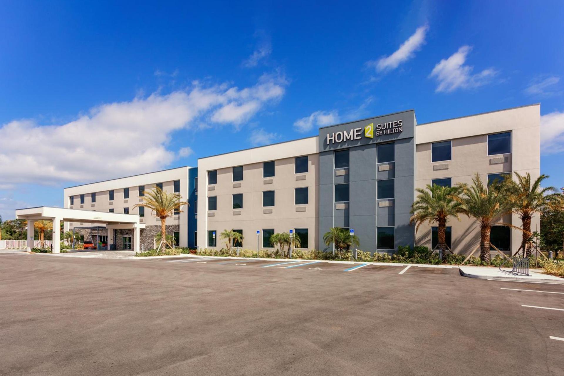 Home2 Suites By Hilton Vero Beach I-95 photo 1