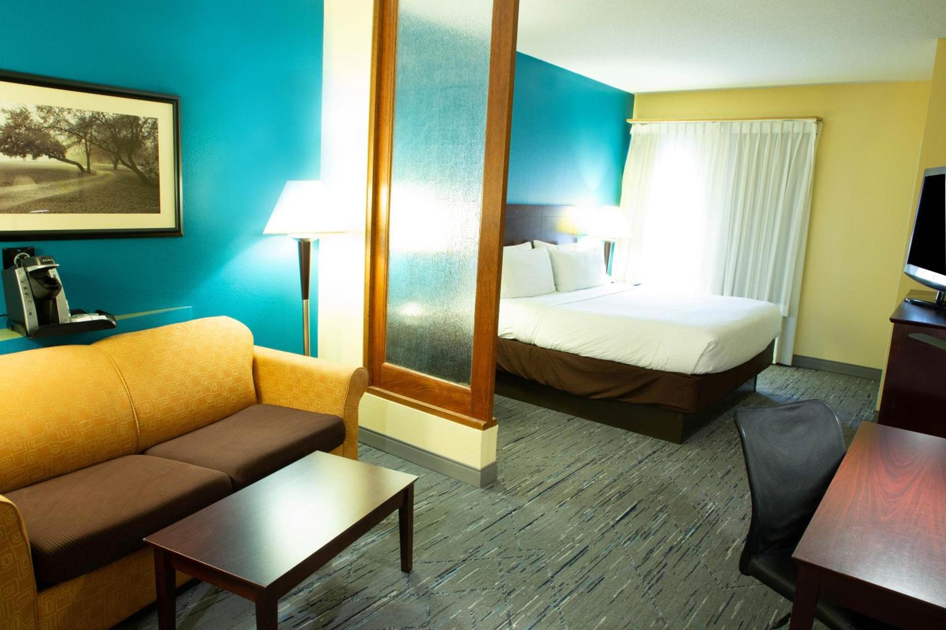 Holiday Inn Express & Suites Harrisburg West photo 3