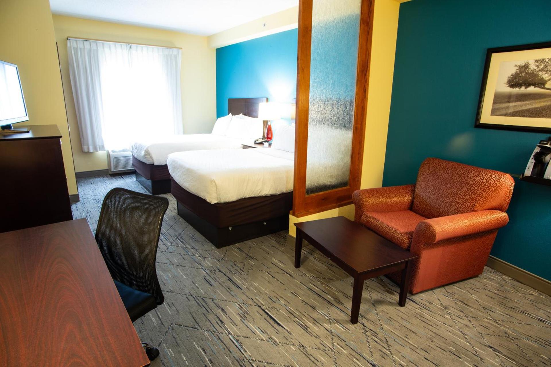 Holiday Inn Express & Suites Harrisburg West photo 5