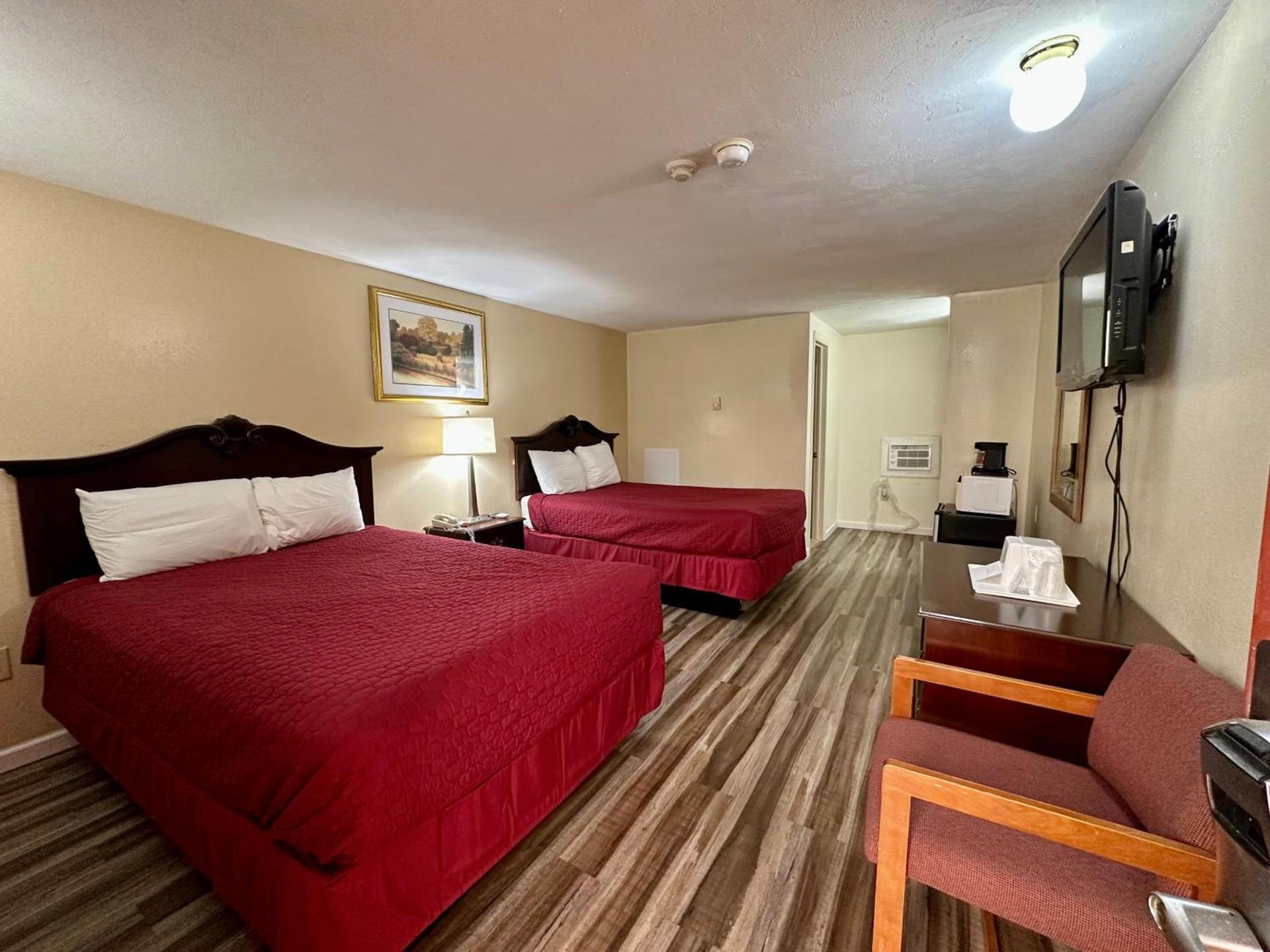Red Carpet Inn Pulaski photo 19