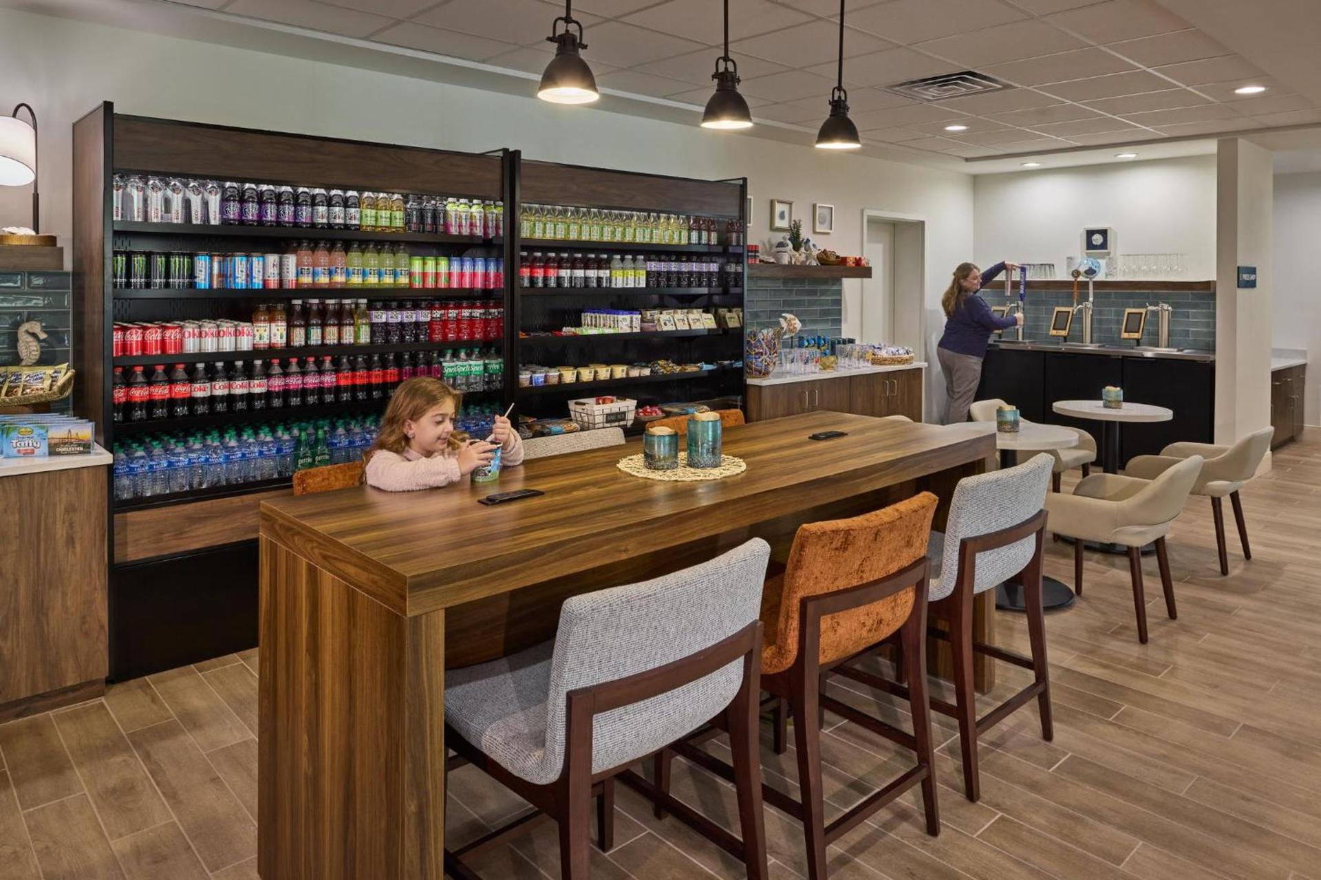 Holiday Inn Express & Suites Charleston DWTN - Medical CTR by IHG photo 25