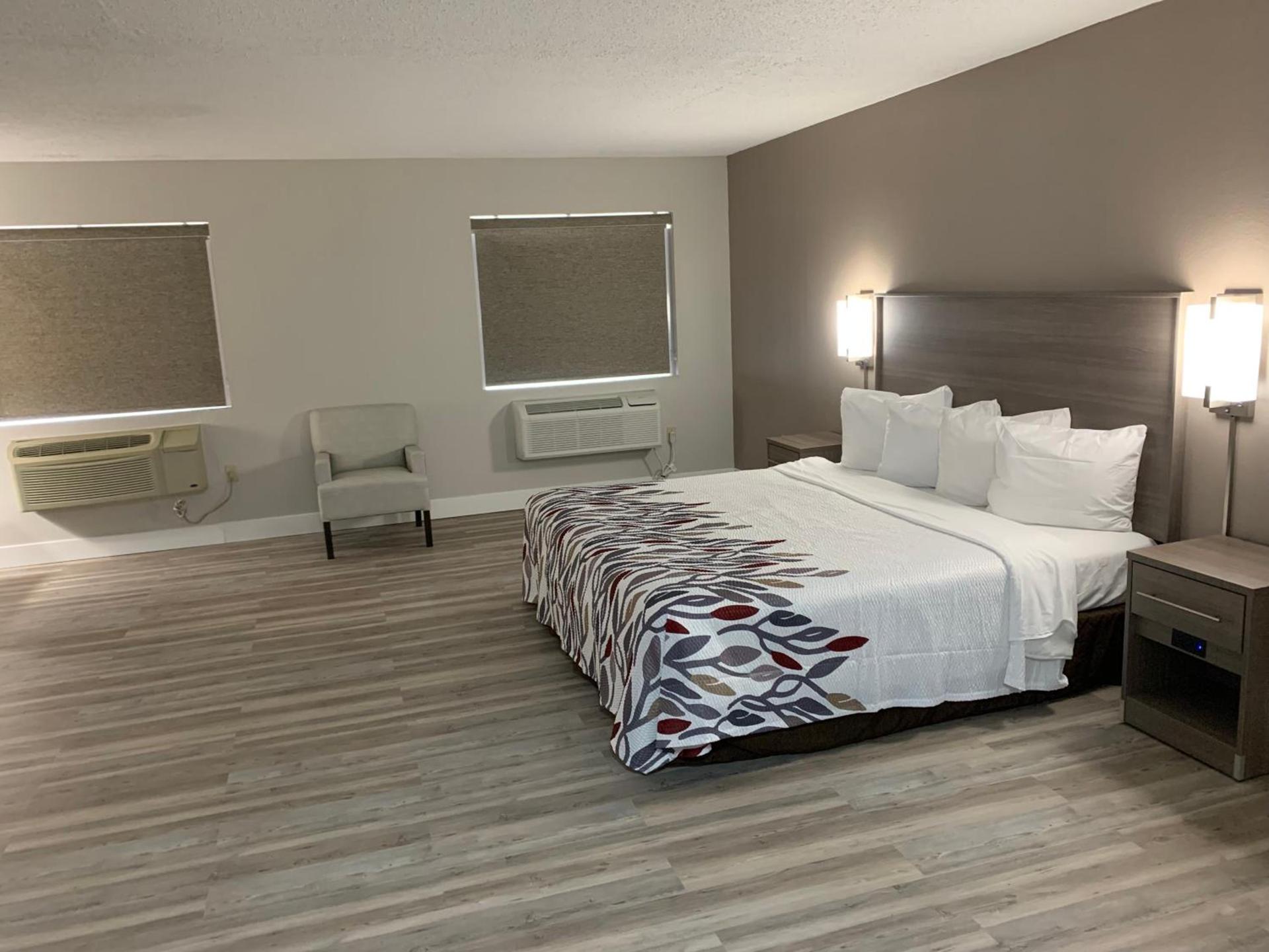 Red Roof Inn & Suites Vineland - Buena photo 11