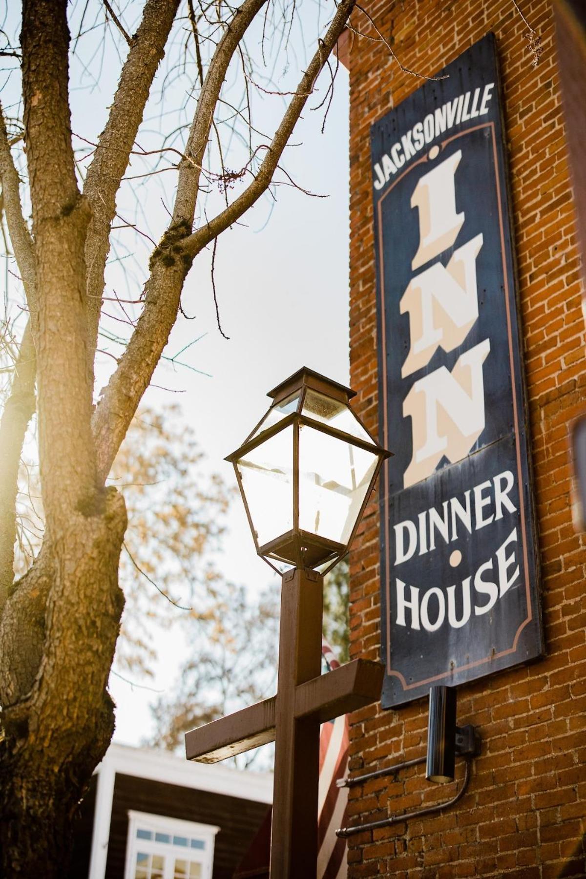 Historic Jacksonville Inn photo 8