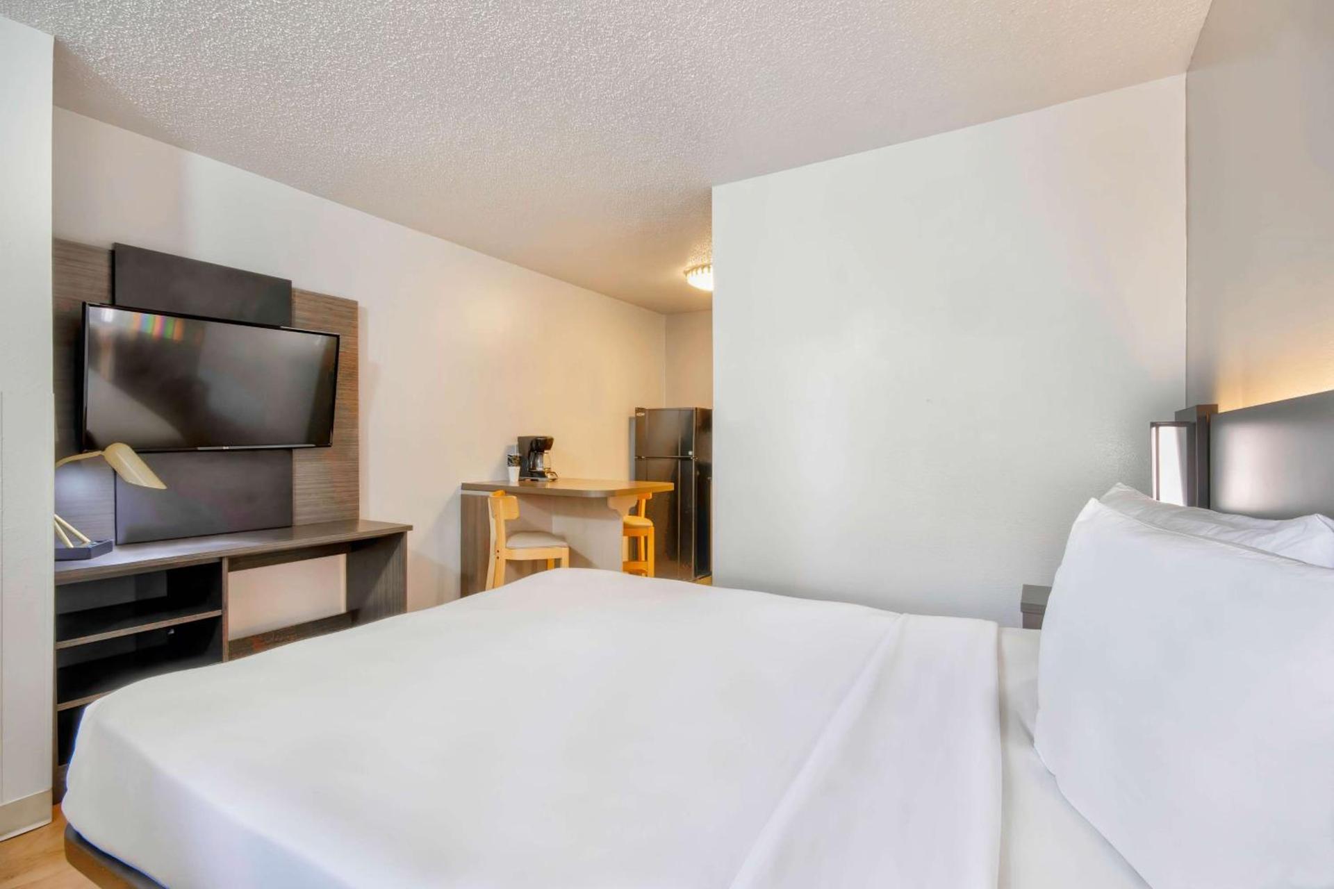 Studio 6-San Antonio, TX - Medical Center photo 9