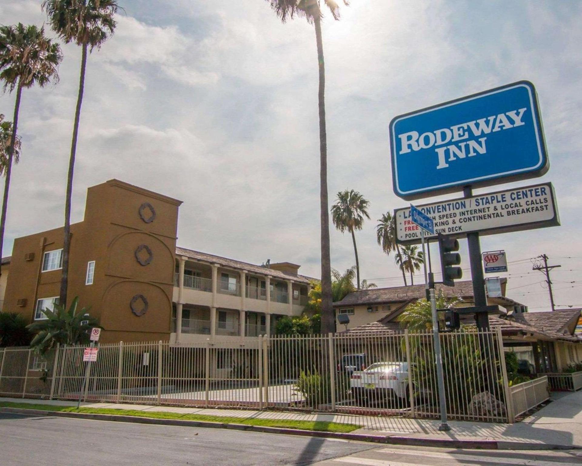 Rodeway Inn Convention Center photo 1