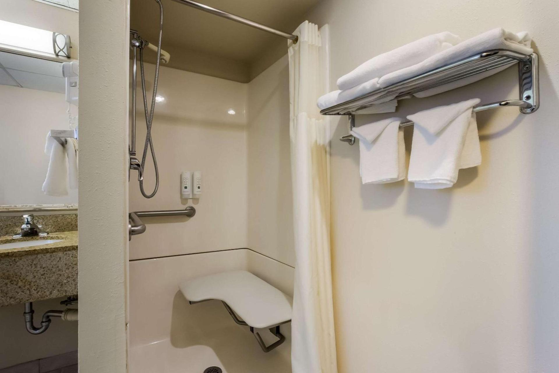 Quality Inn & Suites Millville photo 9