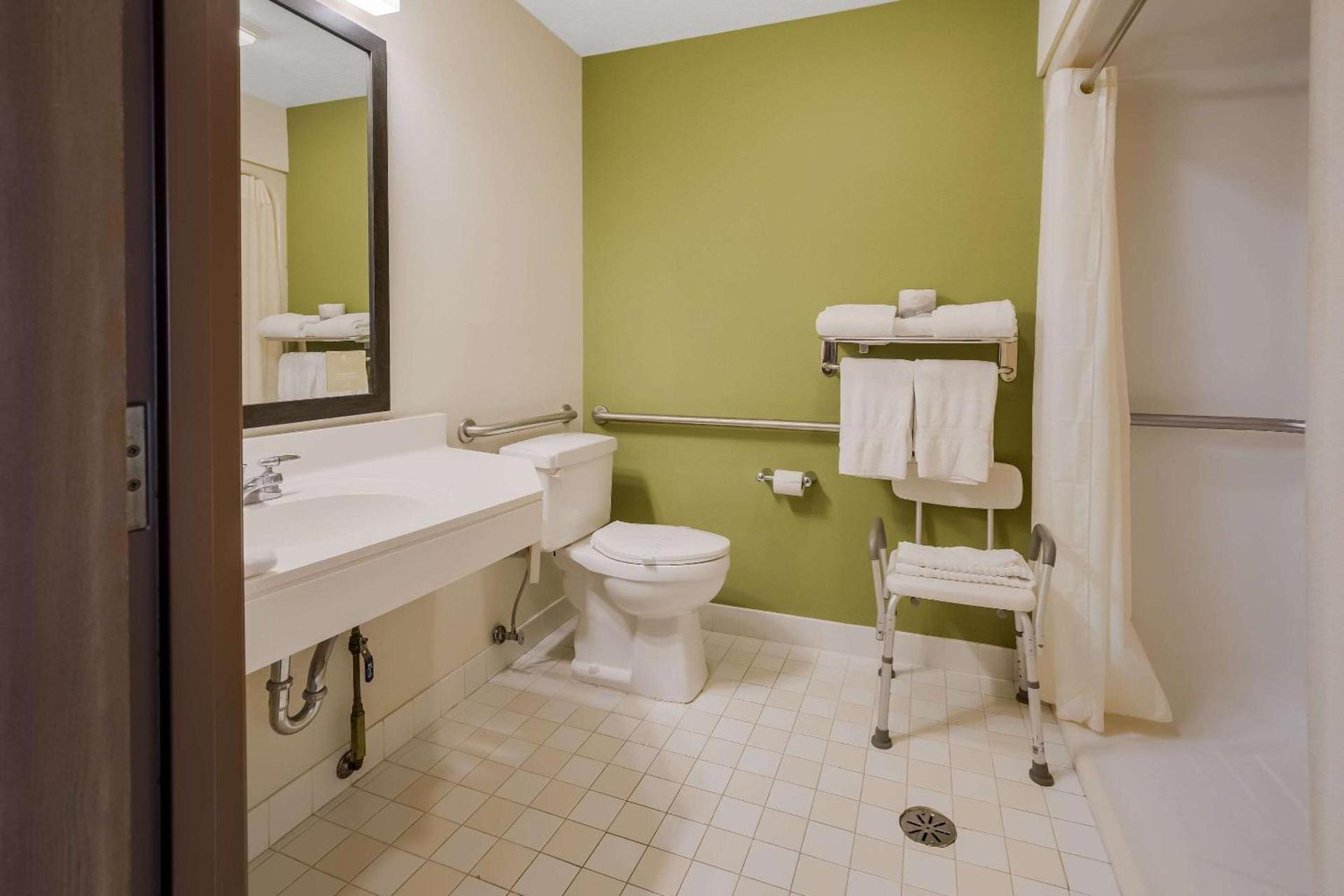 Sleep Inn Bolivar photo 18