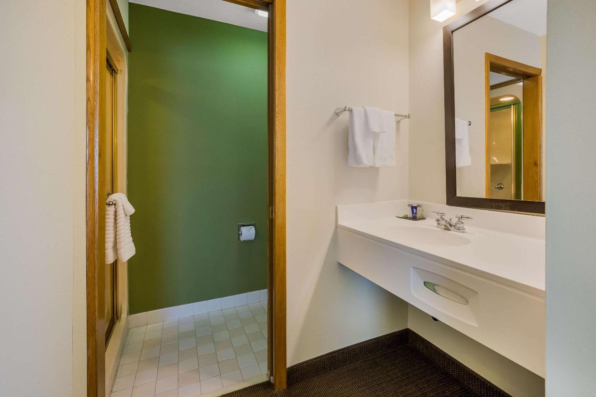 Sleep Inn Bolivar photo 25