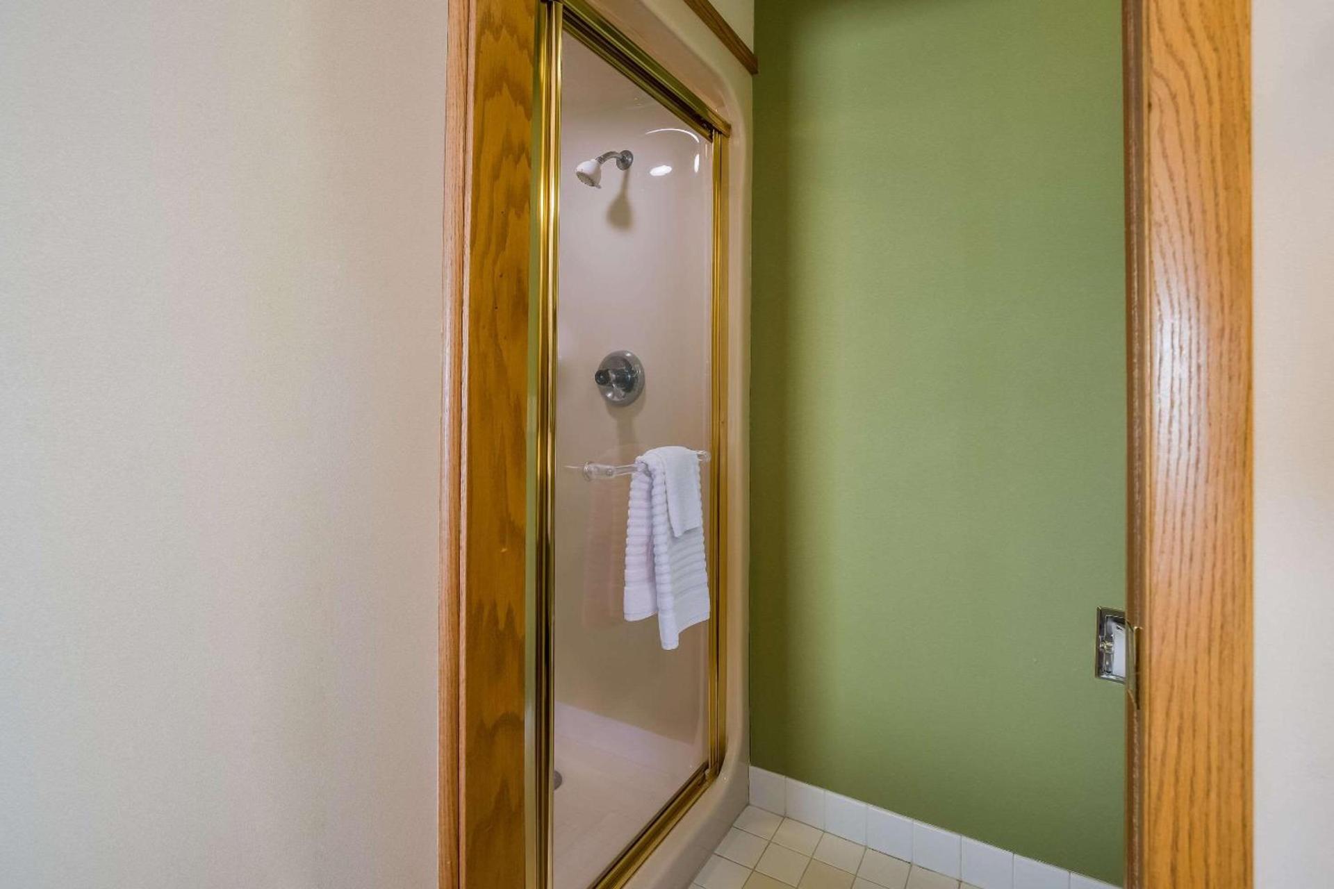 Sleep Inn Bolivar photo 31