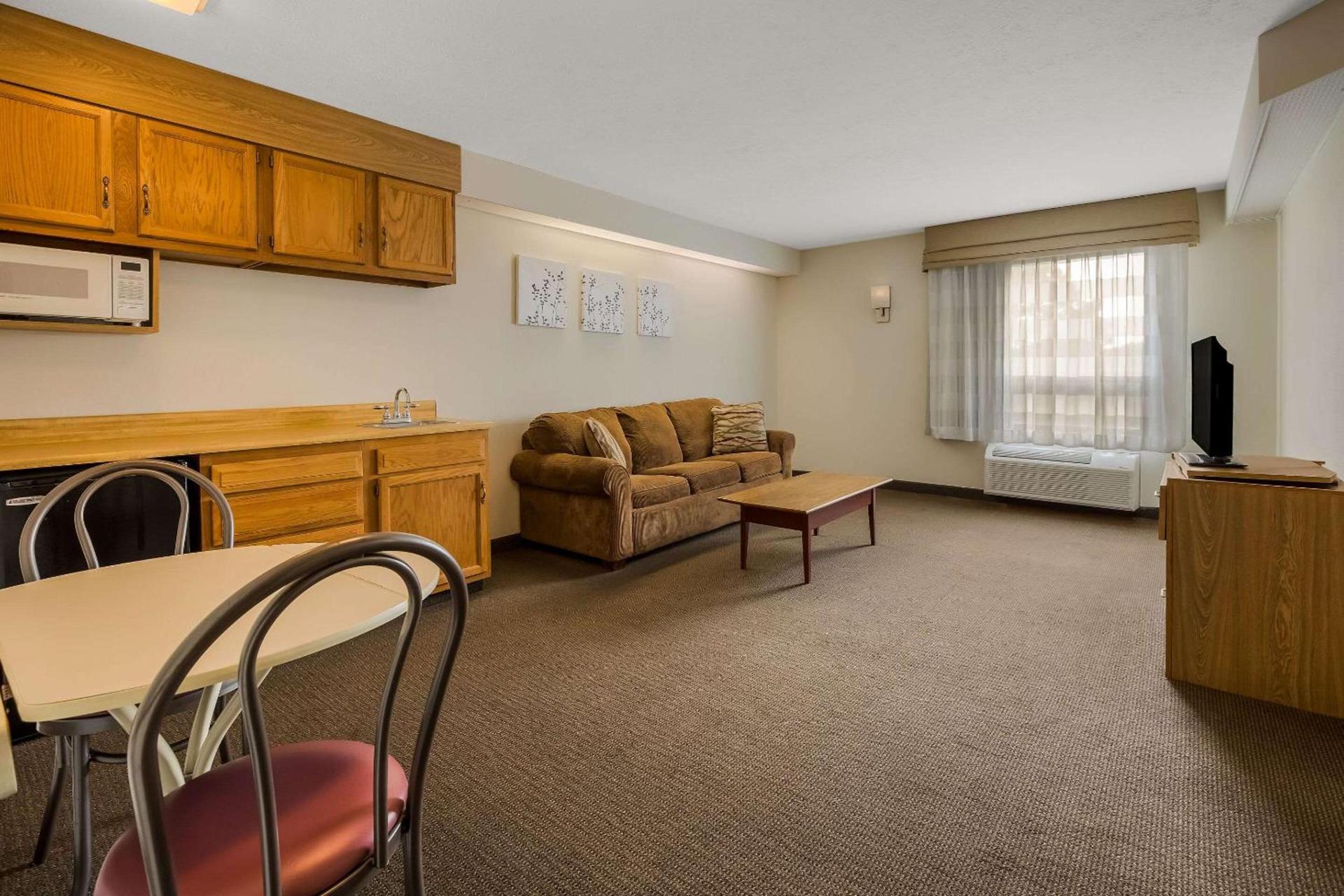 Sleep Inn Bolivar photo 34