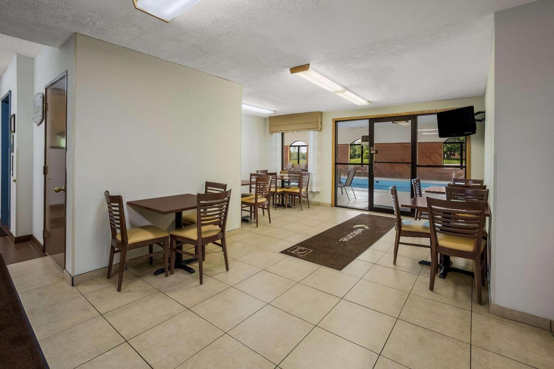 Sleep Inn Bolivar photo 46