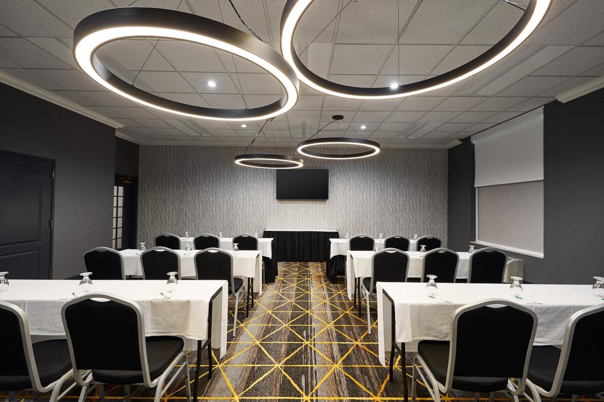 Holiday Inn Hotel & Suites Madison West - Middleton by IHG photo 38