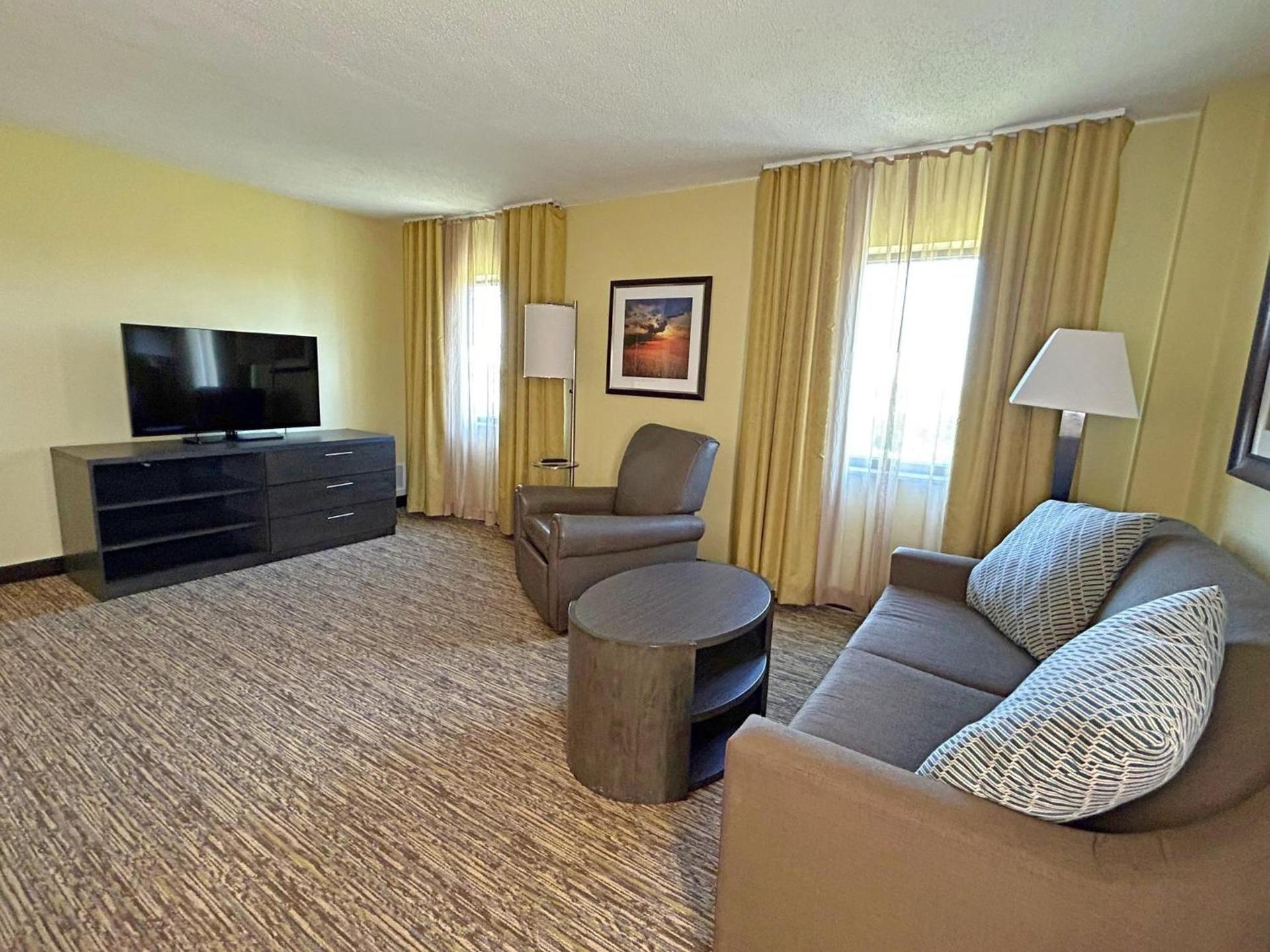Candlewood Suites Indianapolis Downtown Medical District by IHG photo 94