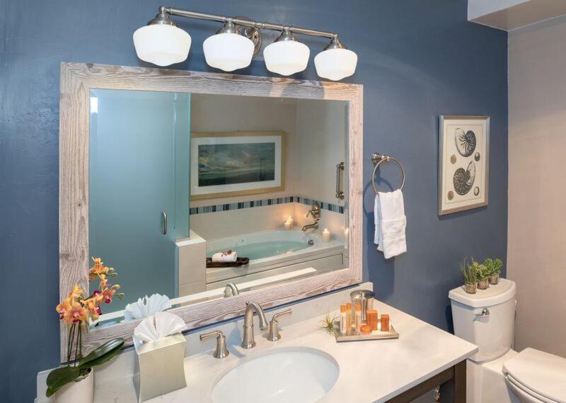 Sand Pebbles Inn photo 42