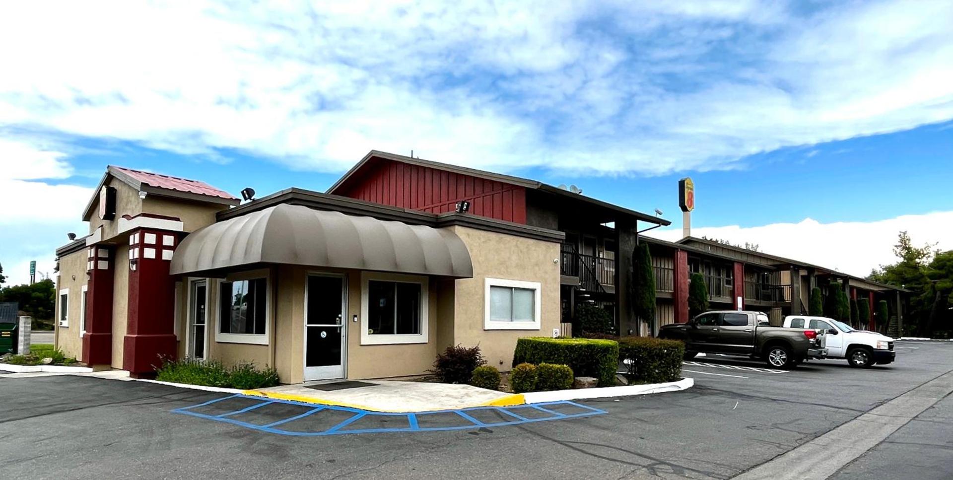 Super 8 by Wyndham Red Bluff photo 46