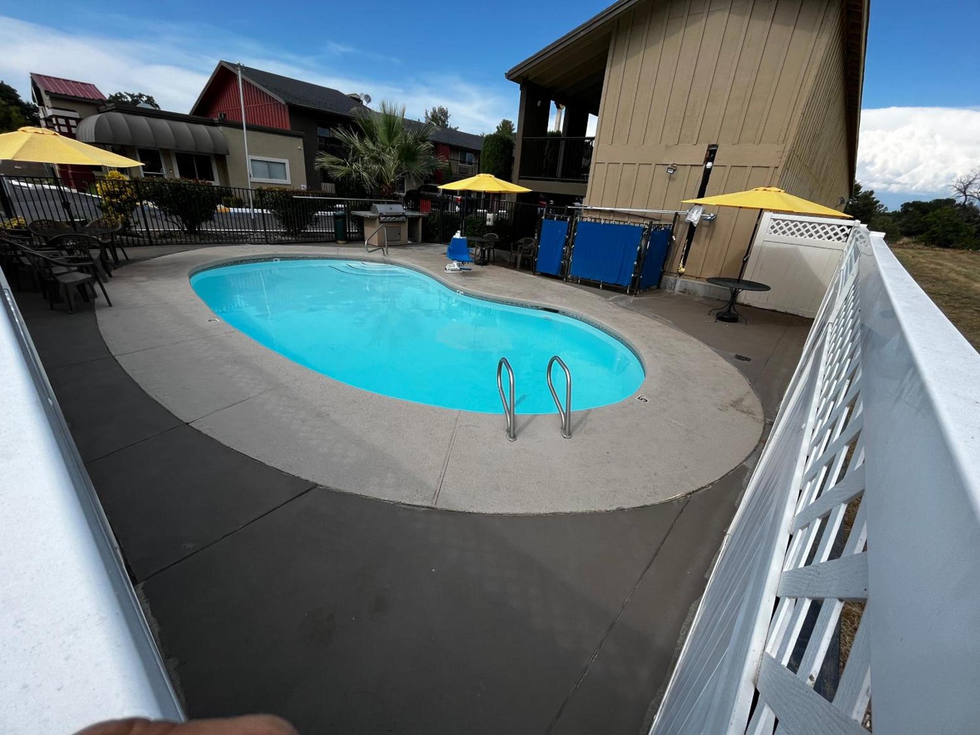 Super 8 by Wyndham Red Bluff photo 51