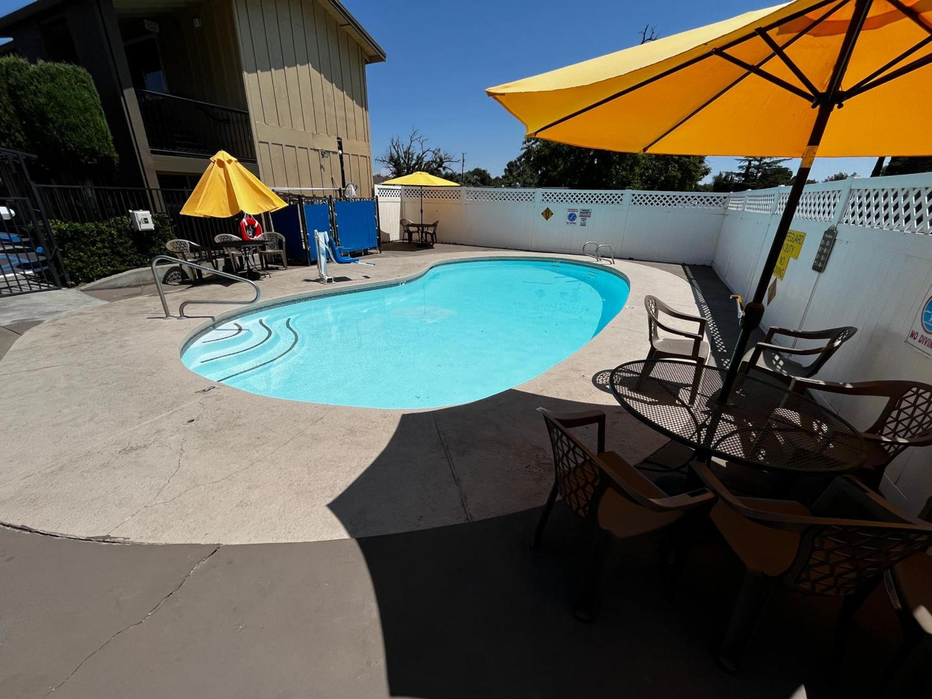 Super 8 by Wyndham Red Bluff photo 45