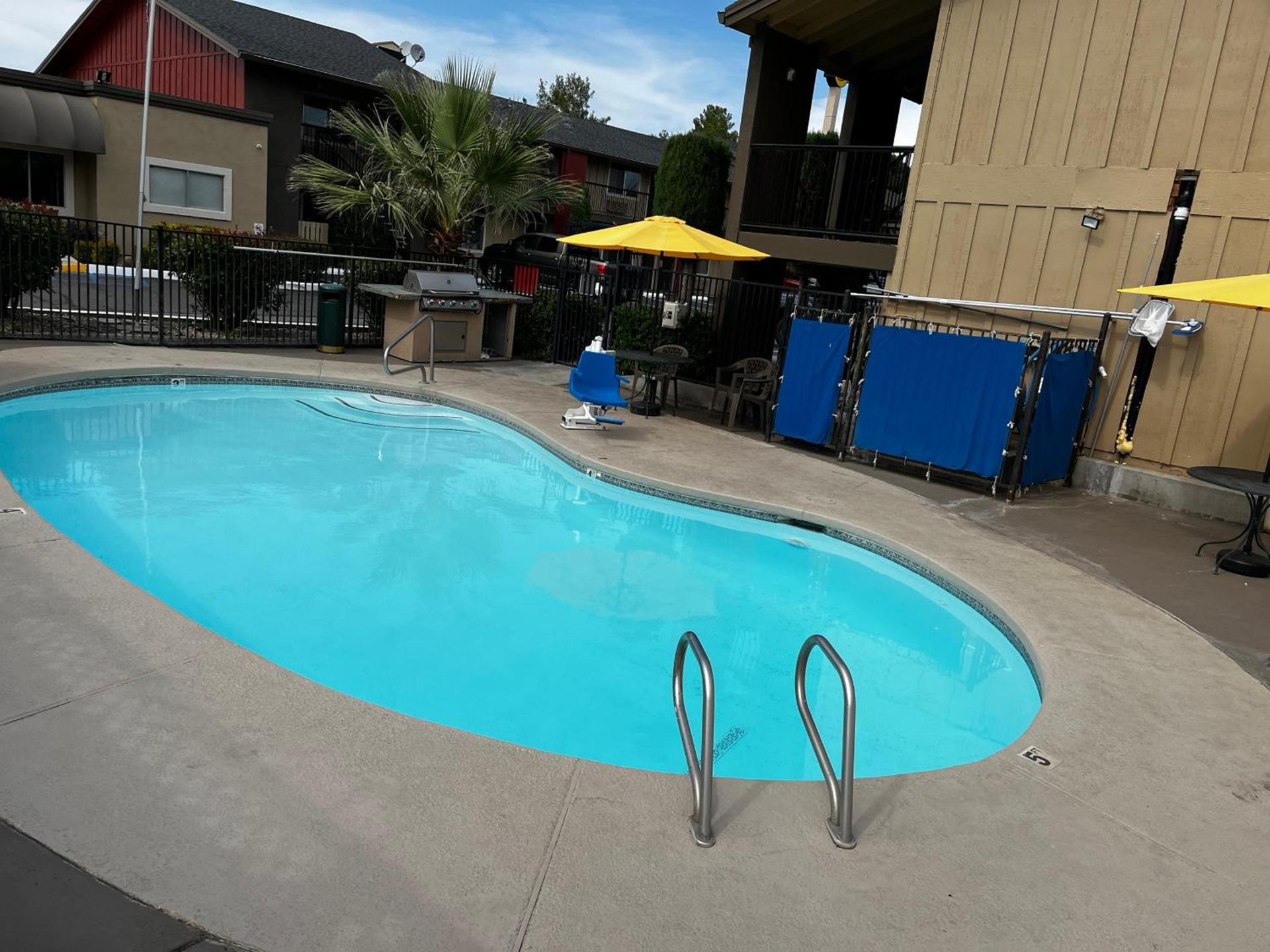 Super 8 by Wyndham Red Bluff photo 49