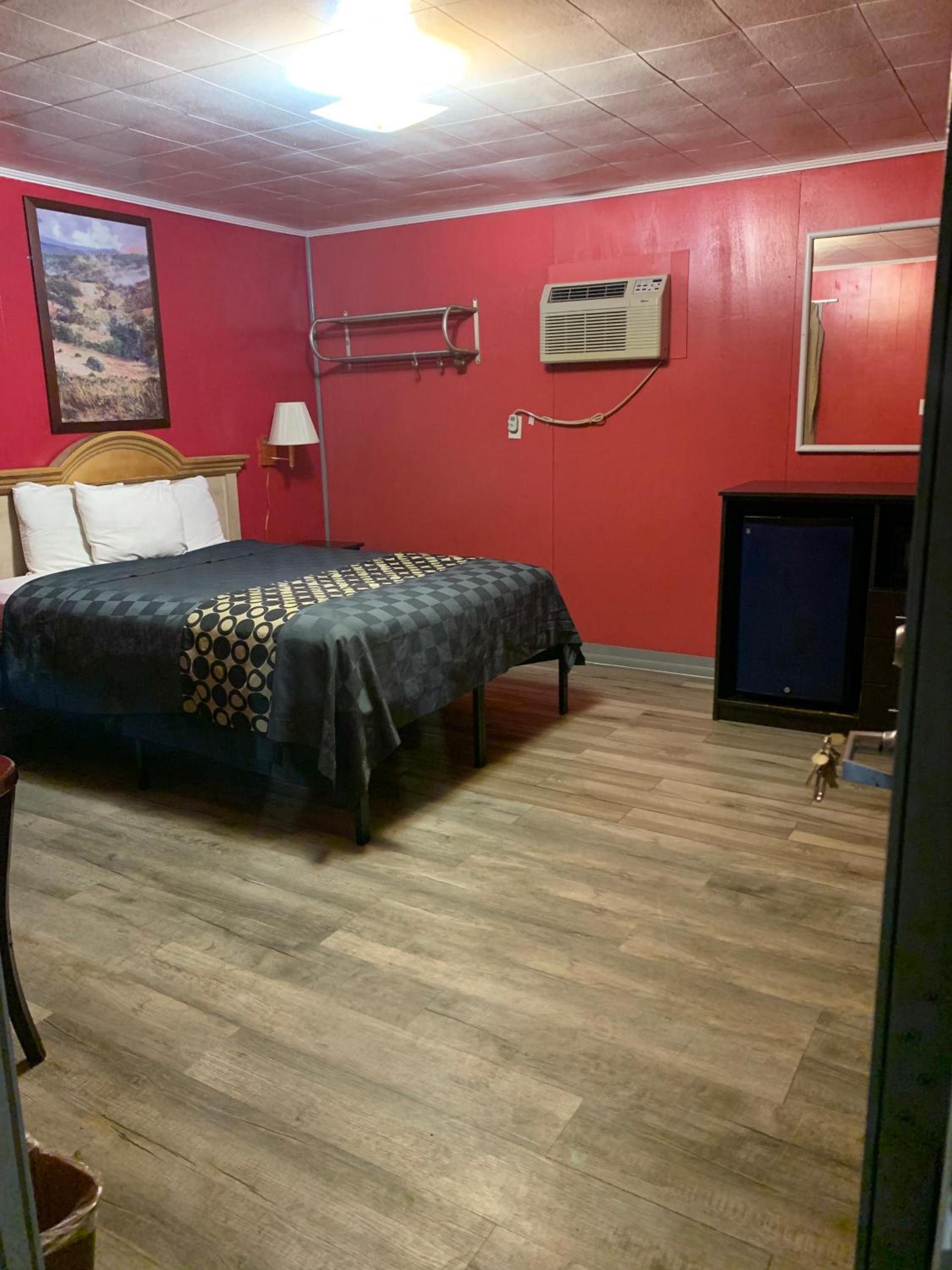 Budget Inn photo 2