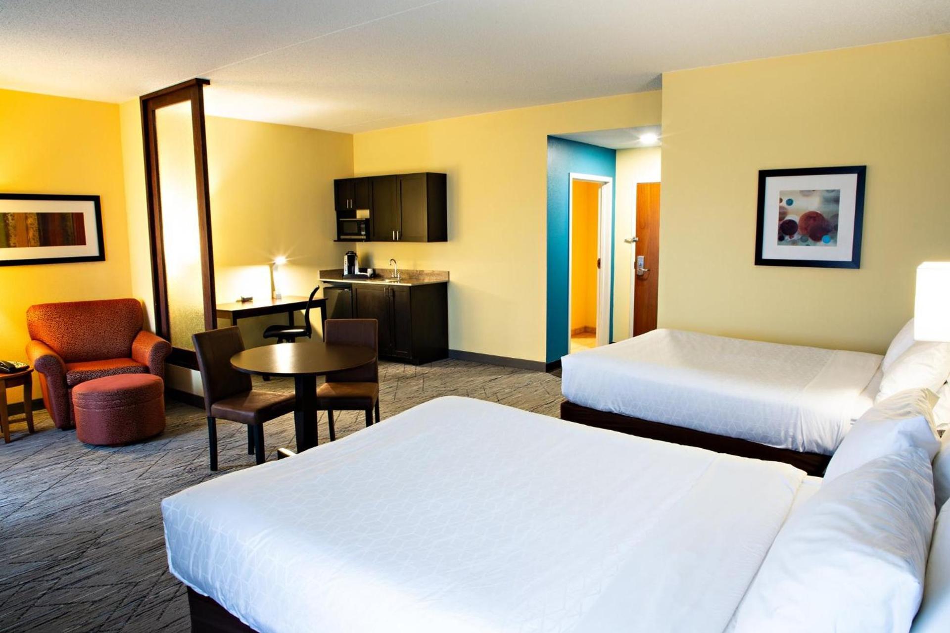 Holiday Inn Express & Suites Harrisburg West photo 50