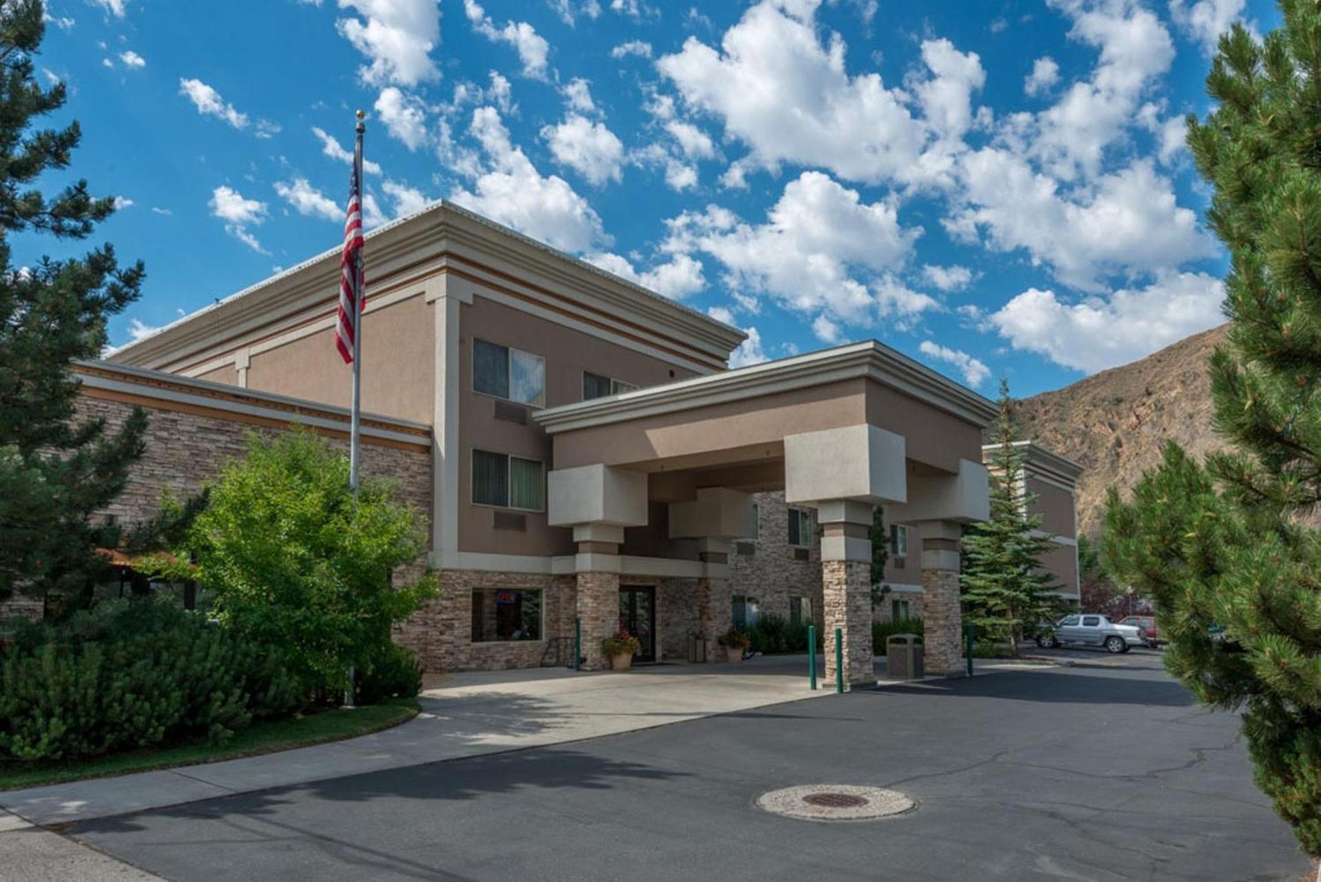 Wood River Inn & Suite photo 20