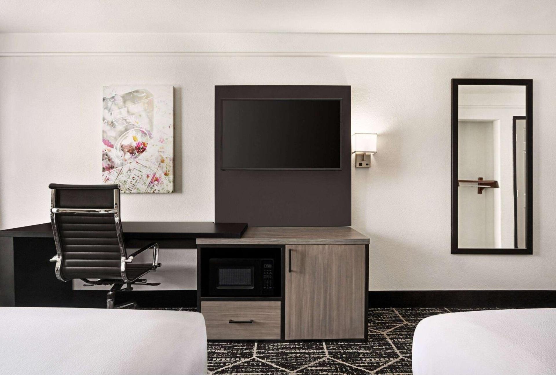 La Quinta by Wyndham Hesperia Victorville photo 14