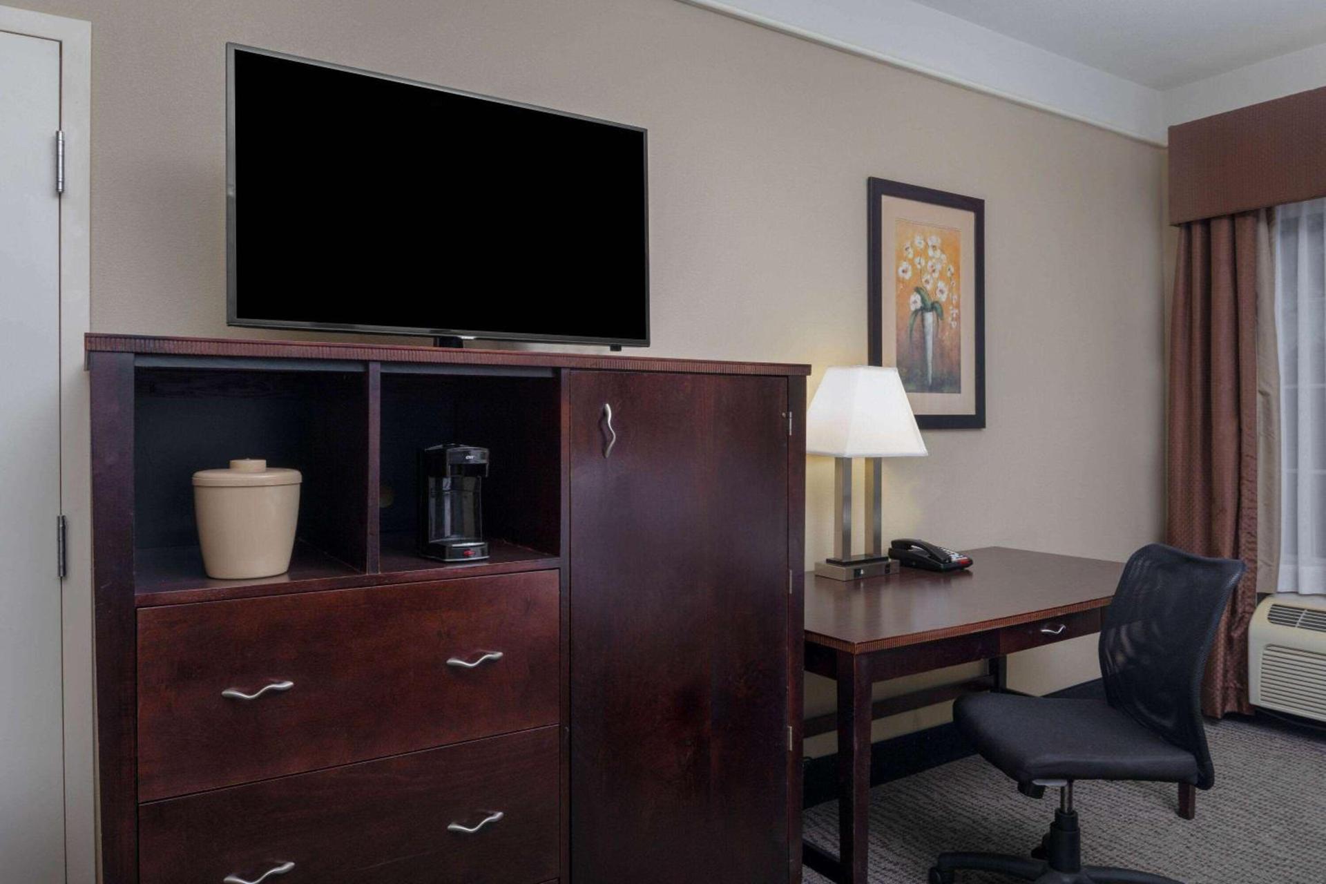 La Quinta by Wyndham Savannah Airport - Pooler photo 16