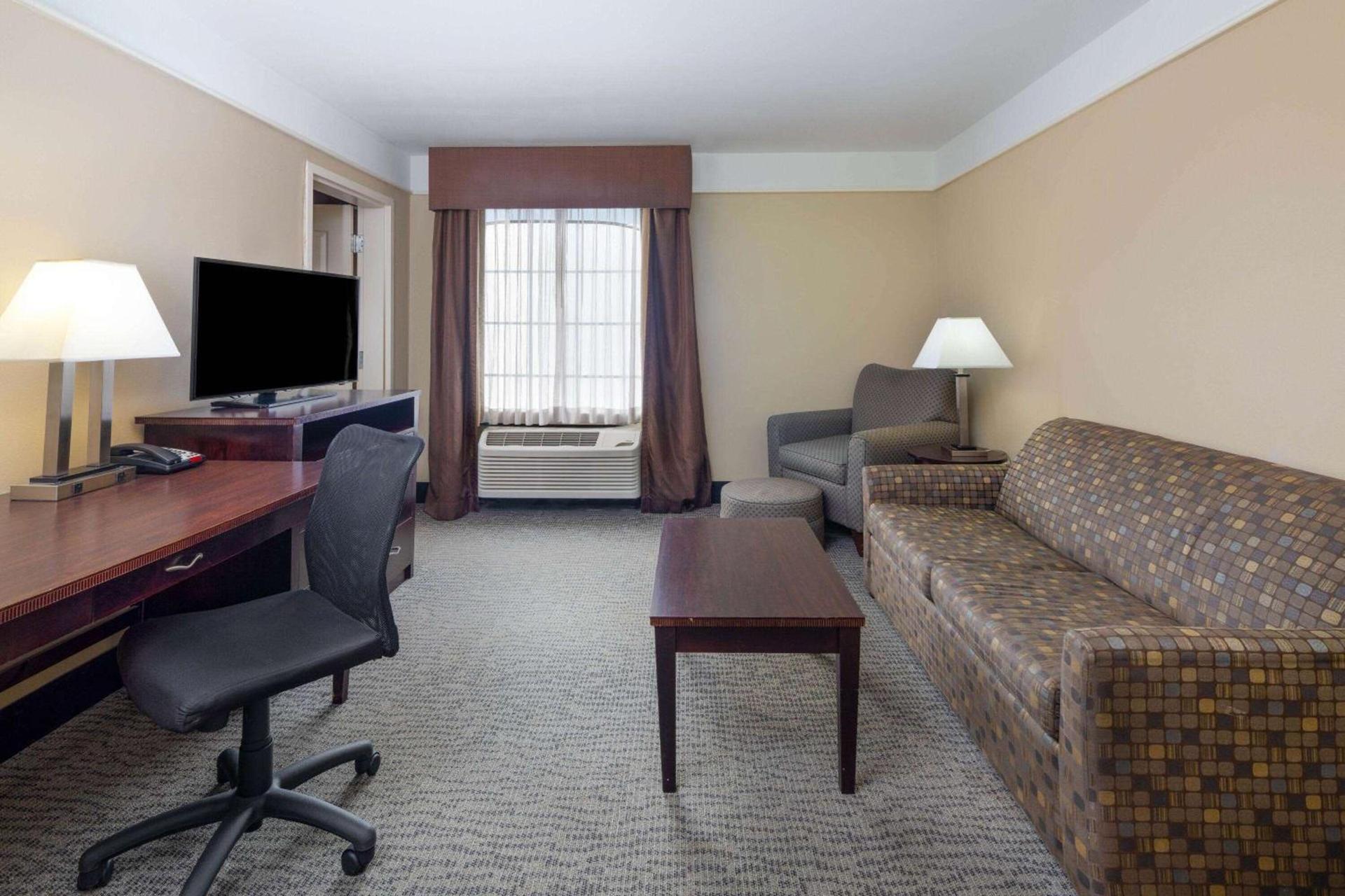 La Quinta by Wyndham Savannah Airport - Pooler photo 20
