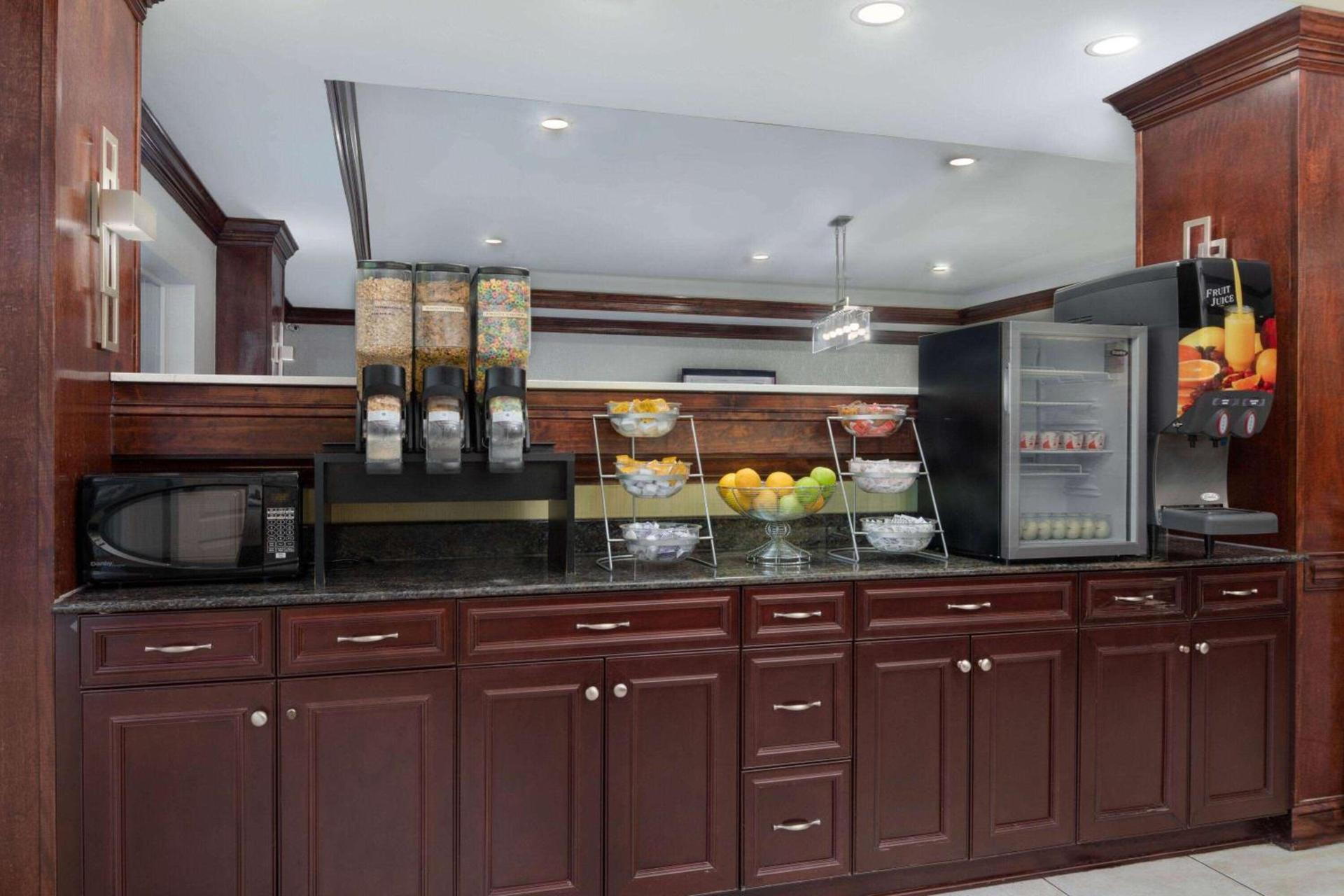 La Quinta by Wyndham Savannah Airport - Pooler photo 24