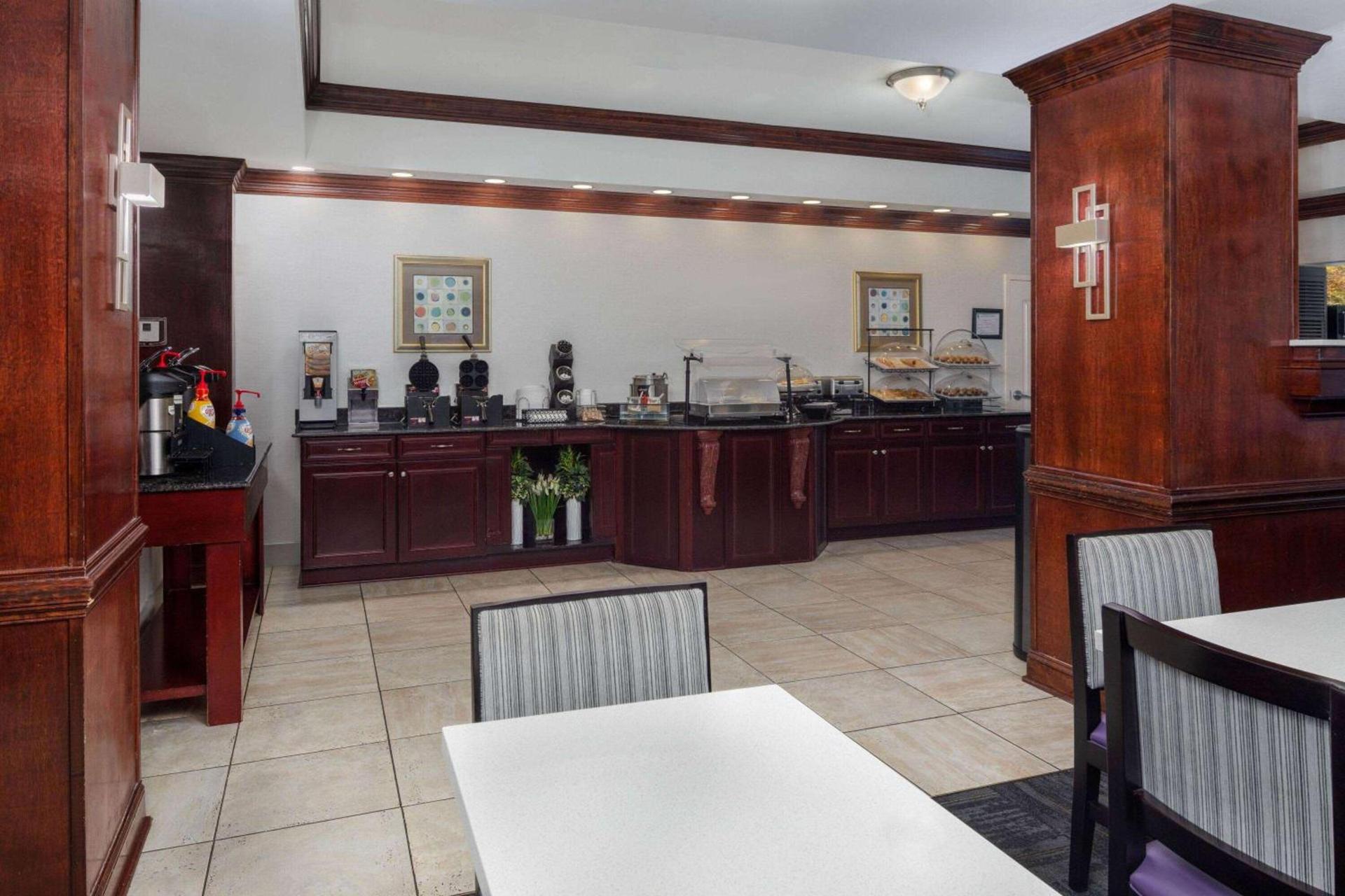 La Quinta by Wyndham Savannah Airport - Pooler photo 25