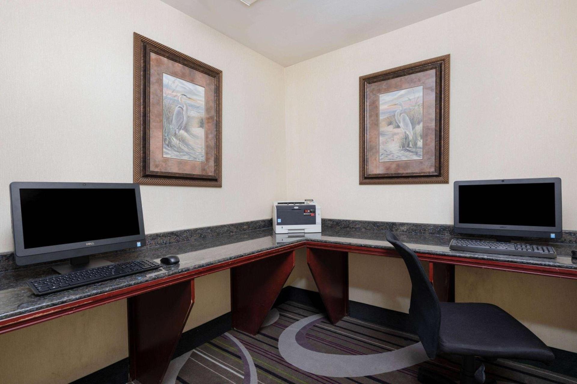 La Quinta by Wyndham Savannah Airport - Pooler photo 28